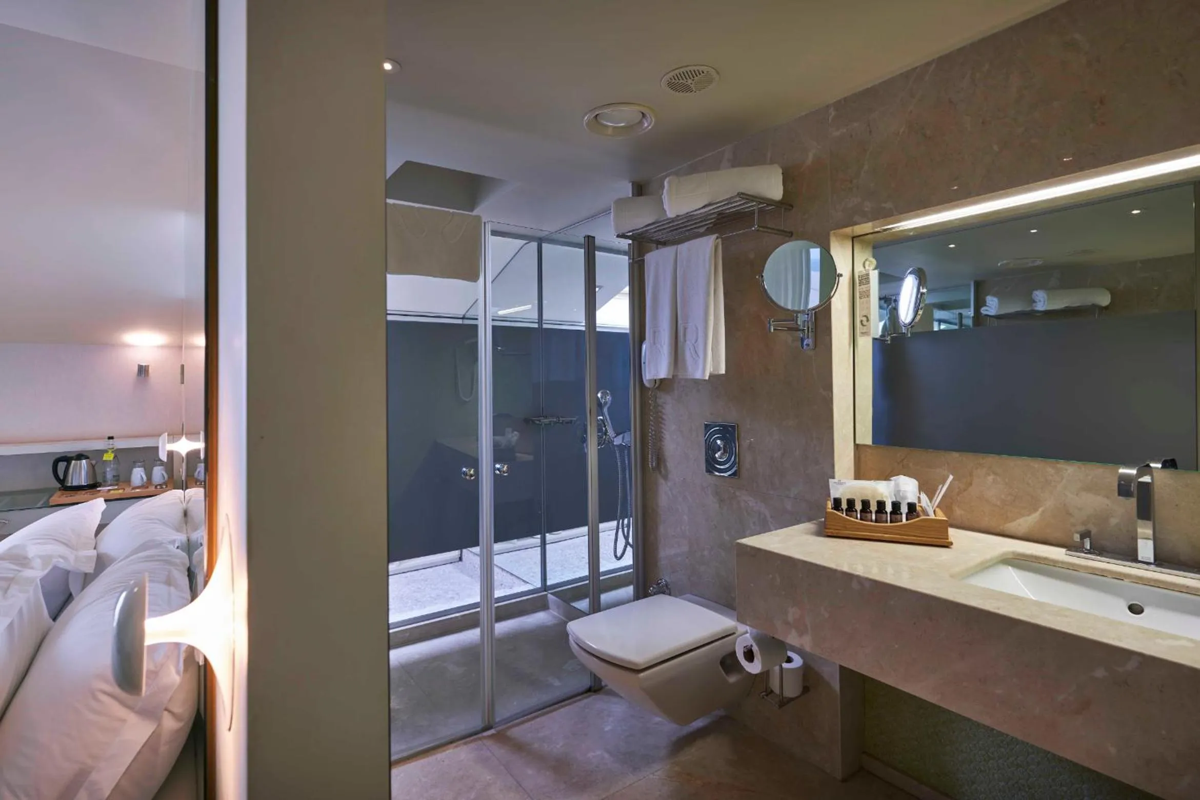 Shower in Richmond Nua Wellness Spa - Adult Only