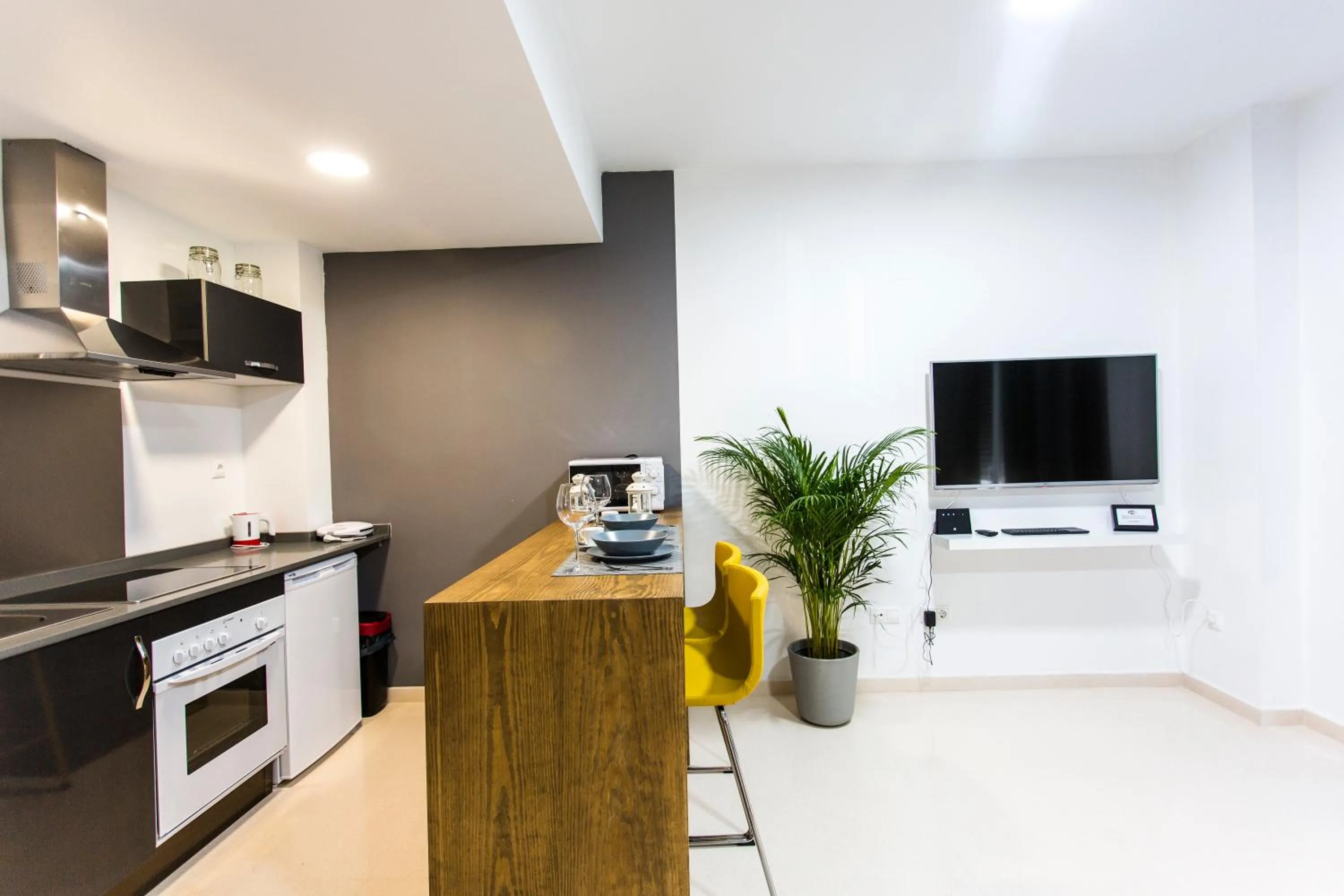 Communal lounge/ TV room in Total Valencia Old City Luxury