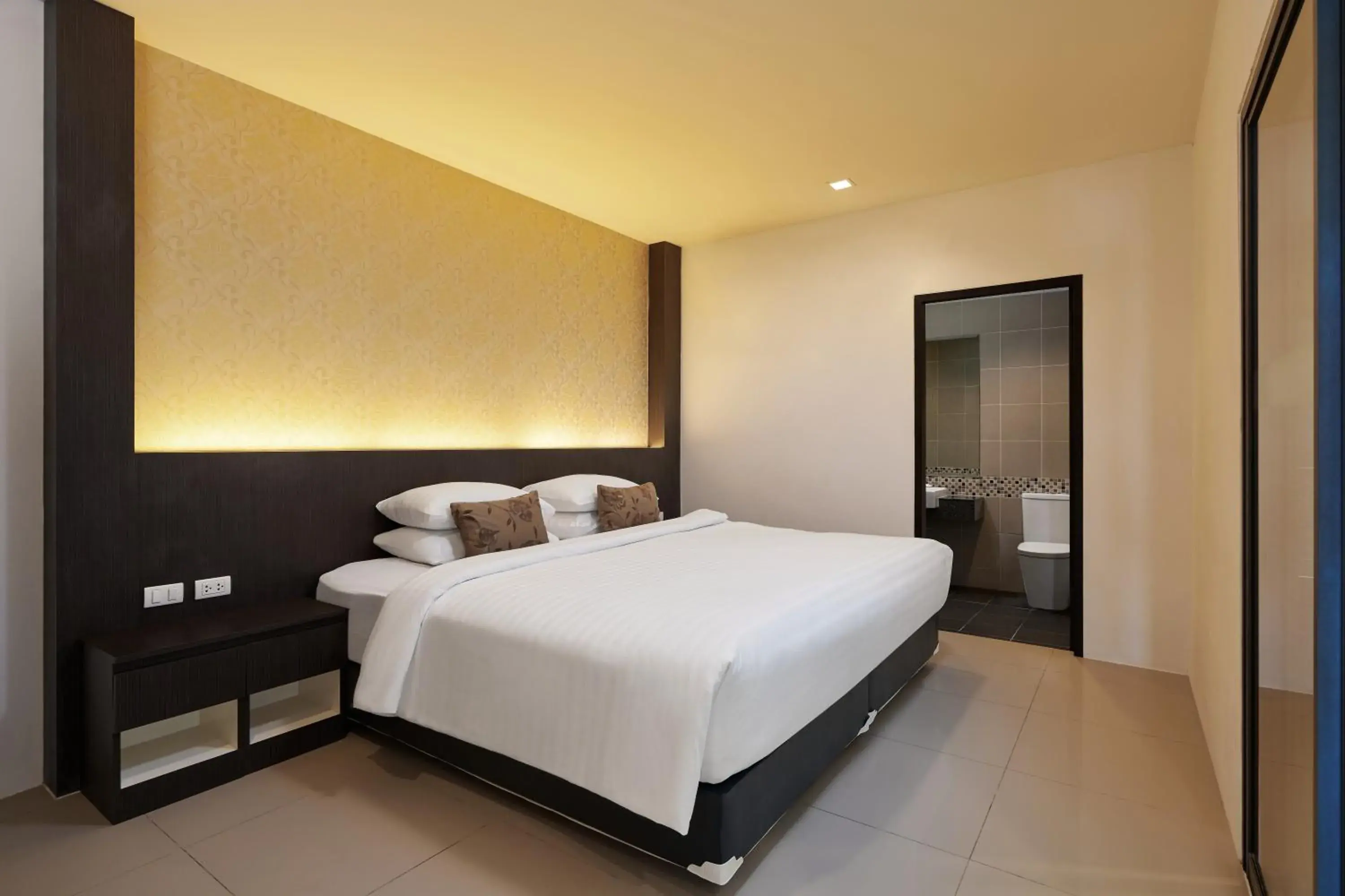 Toilet, Bed in Patong Bay Hill Toilet, Bed in Patong Bay Hill