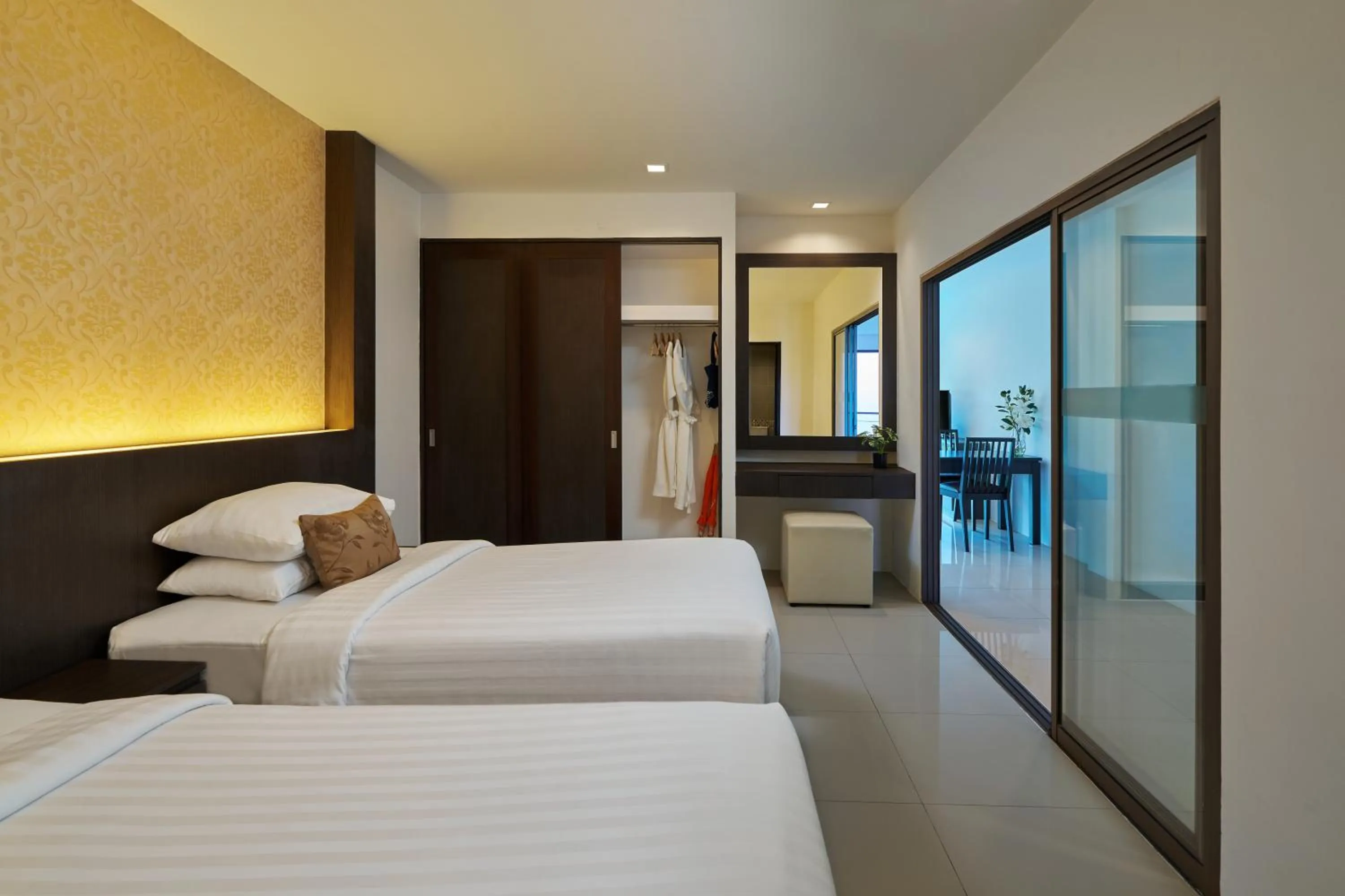 Bed in Patong Bay Hill
