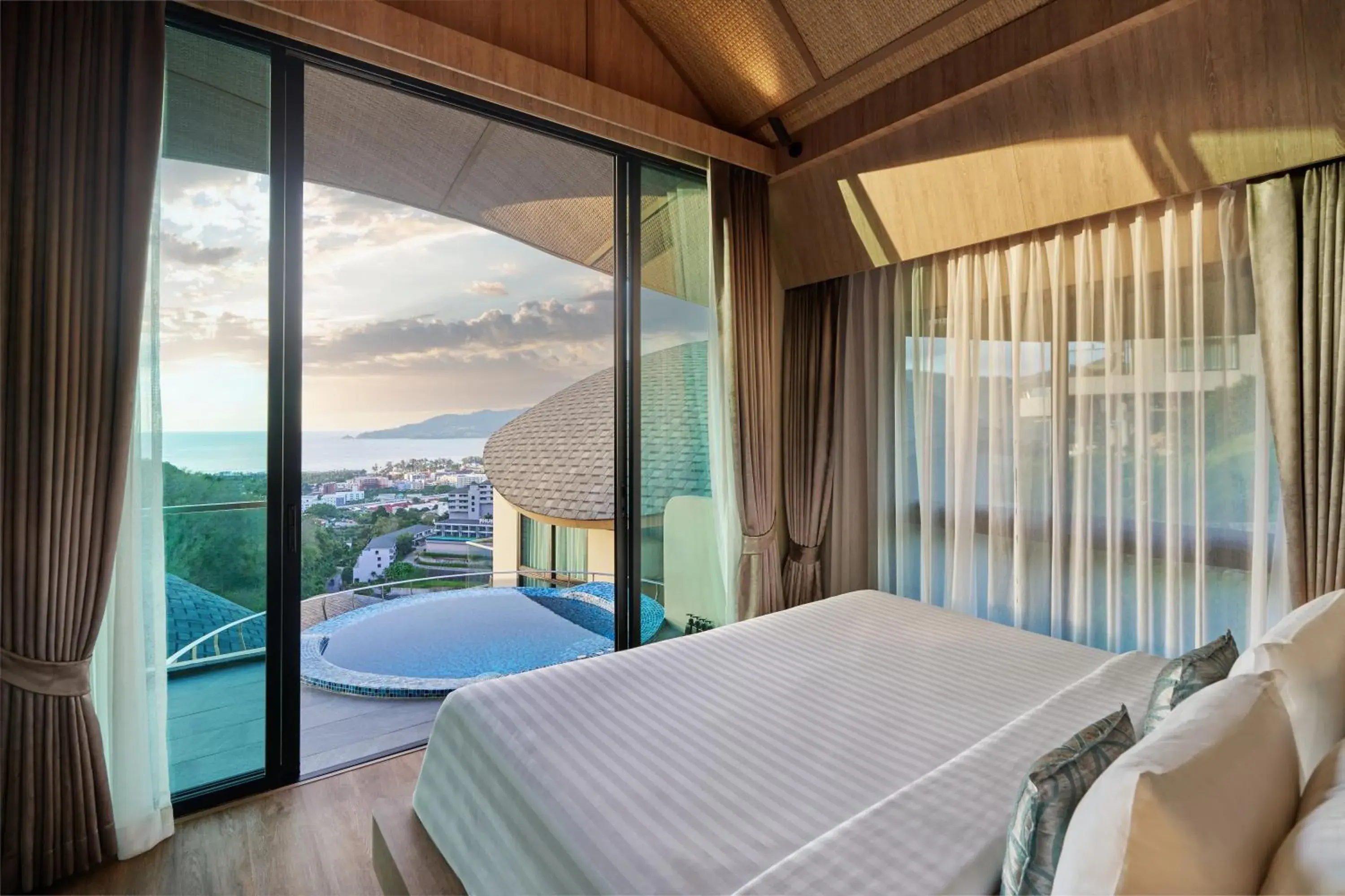 Bed in Patong Bay Hill Bed in Patong Bay Hill