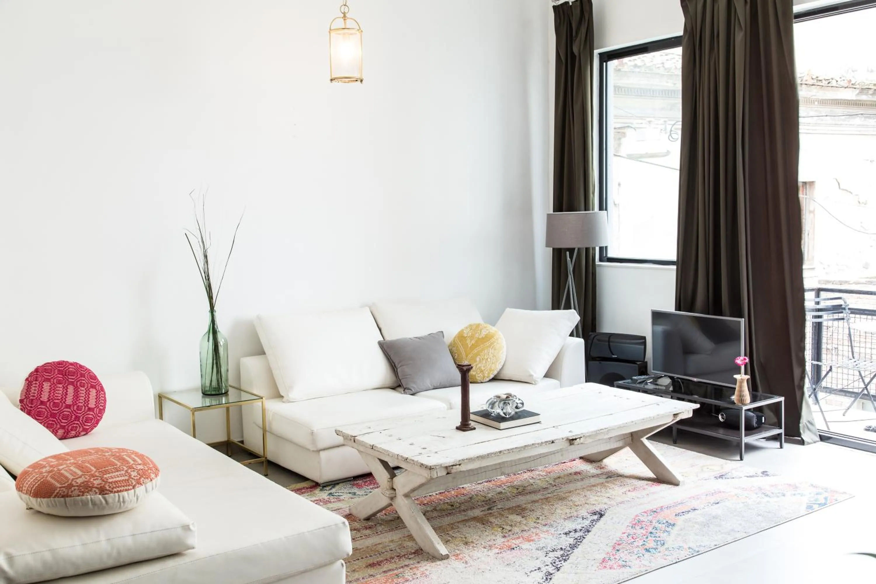 TV and multimedia in Concierge Monastiraki