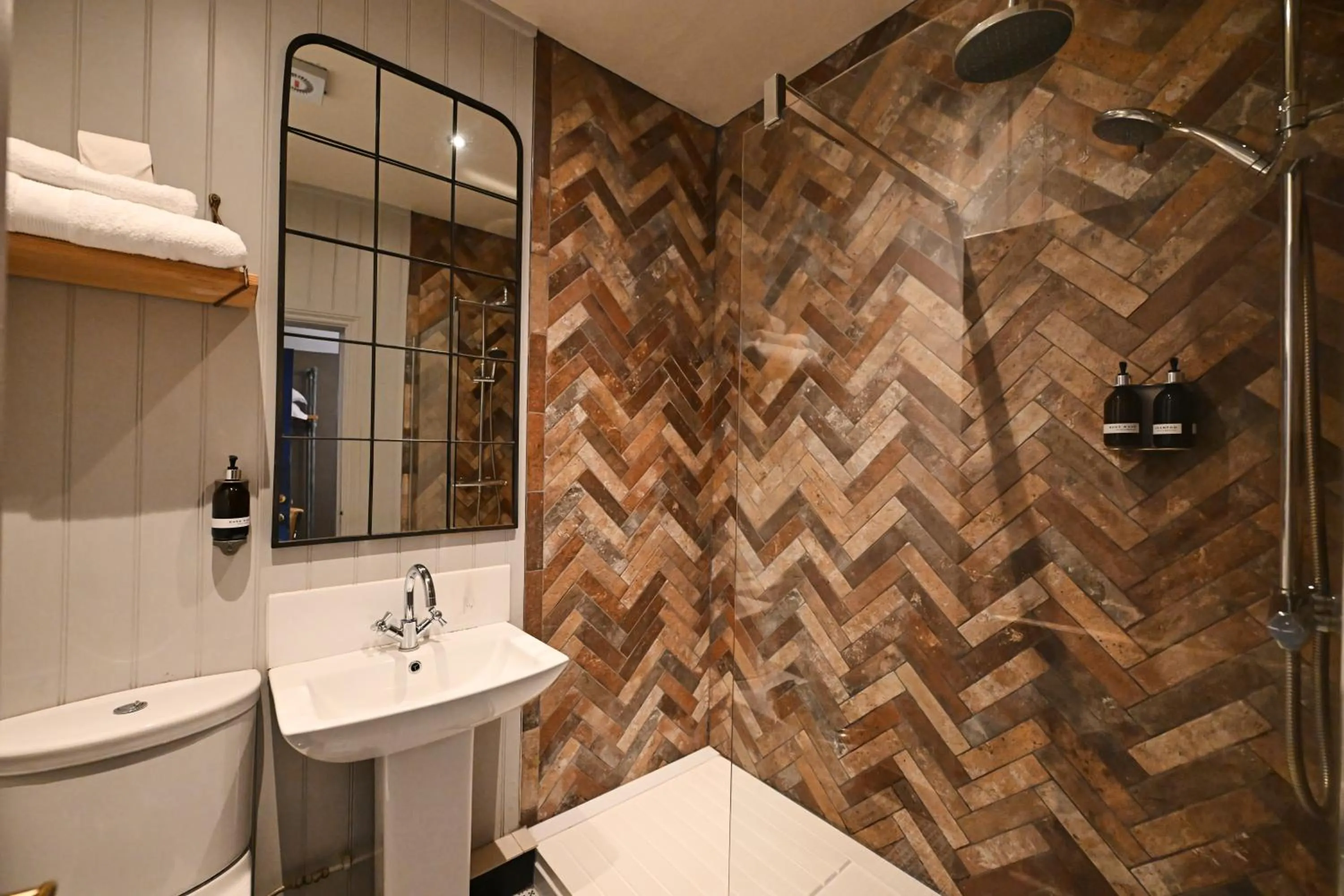 Bathroom in The King's Head