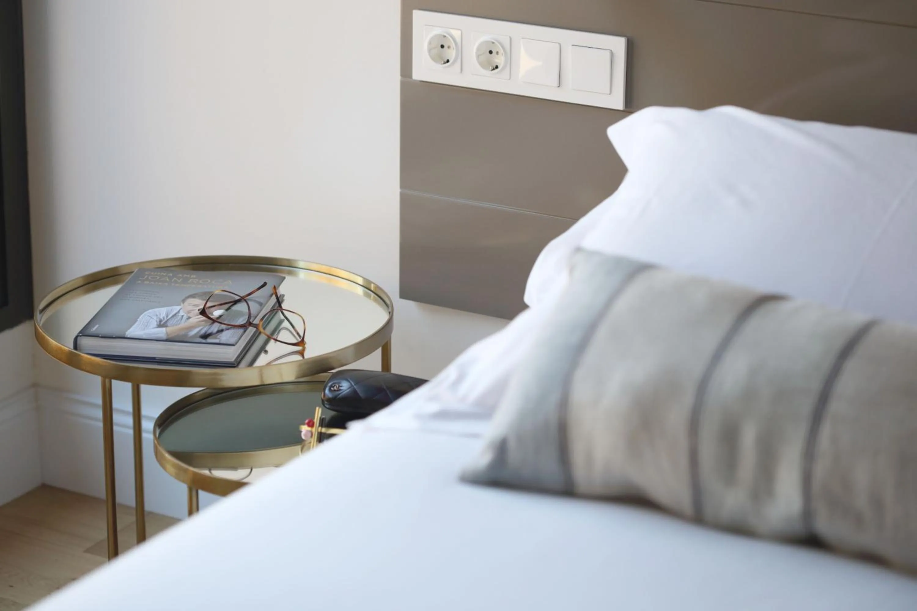 Bedroom, Bed in Apartaments Plaça Del Vi