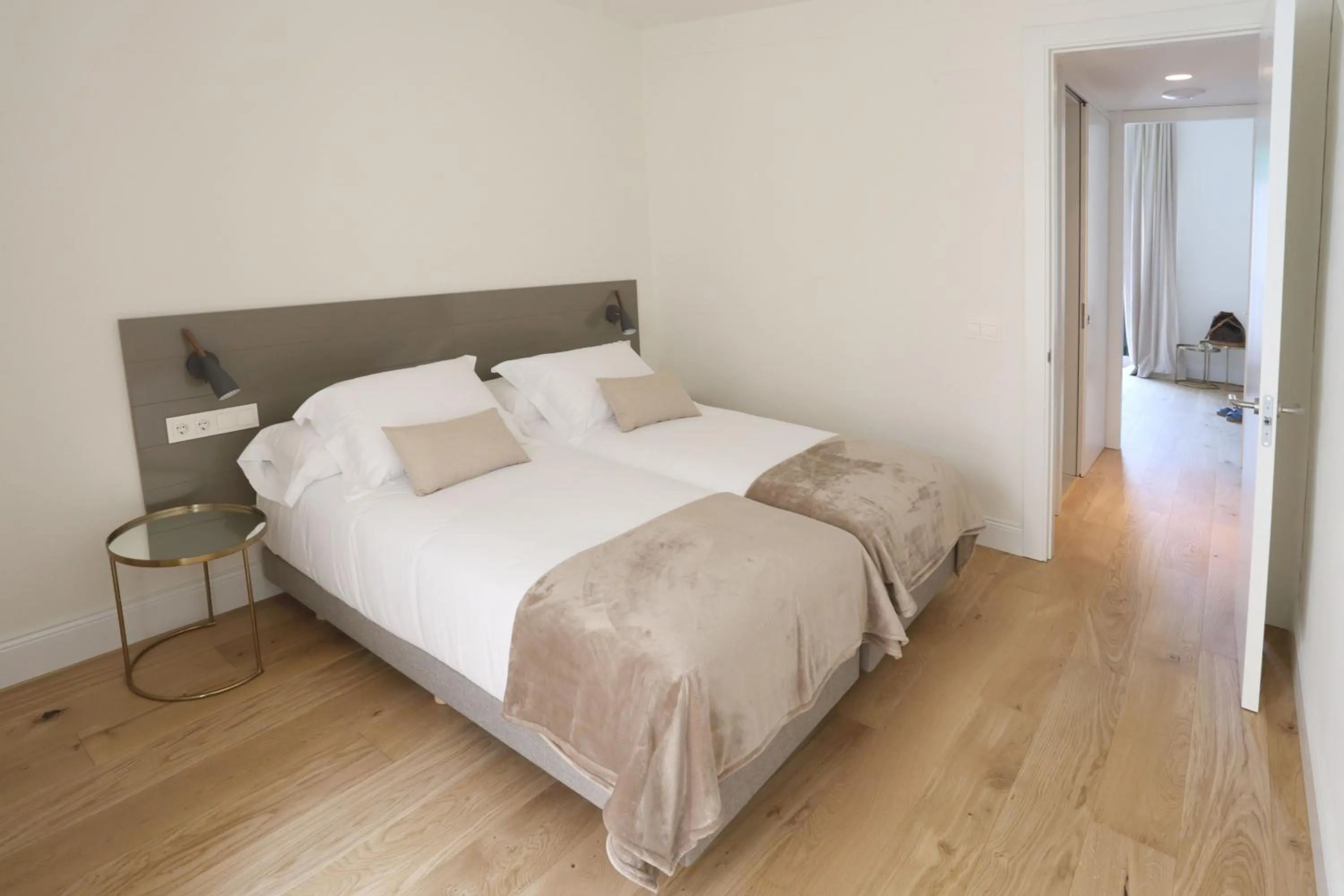 Bedroom, Bed in Apartaments Plaça Del Vi