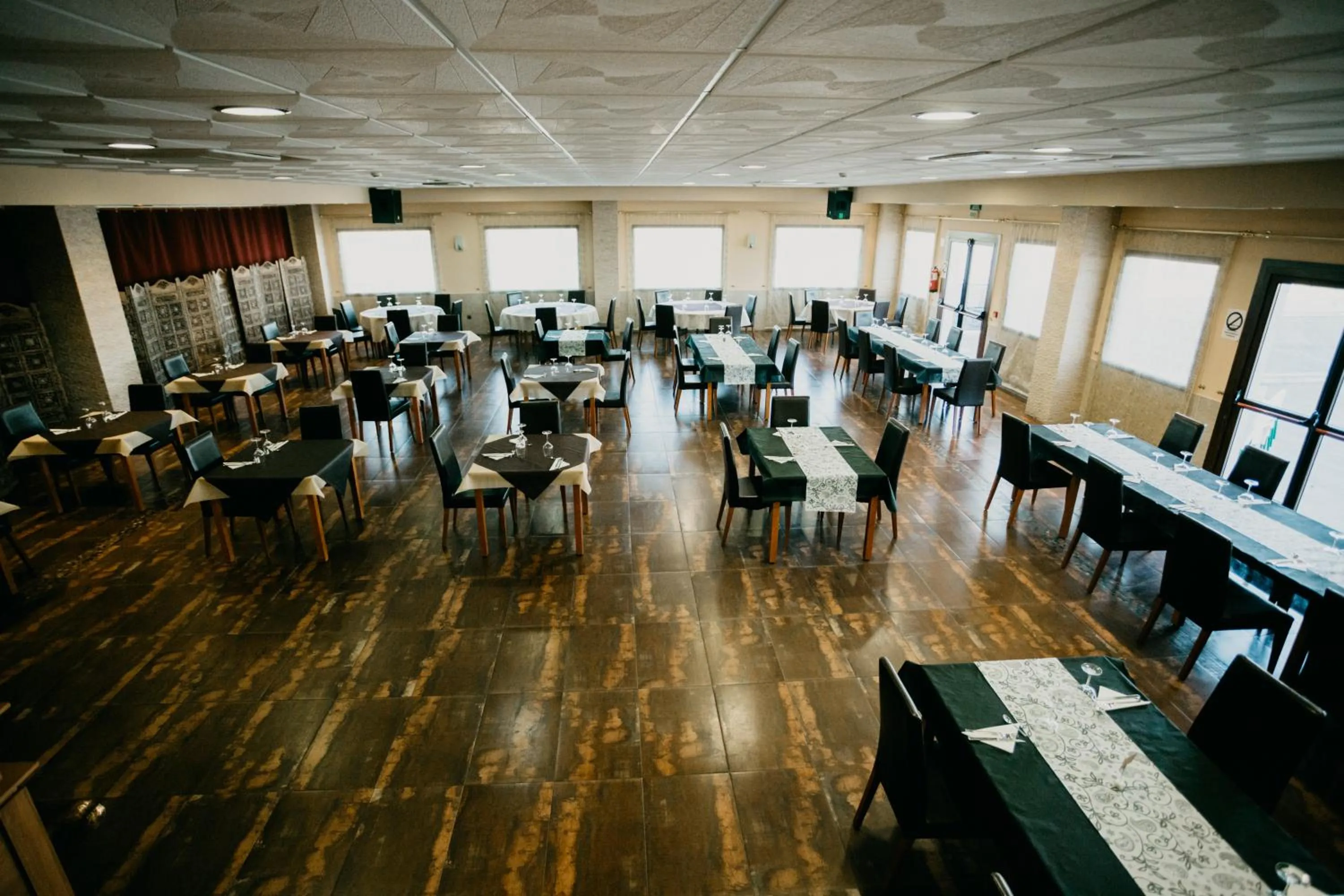 Restaurant/places to eat in Hotel Villa De Cárcar