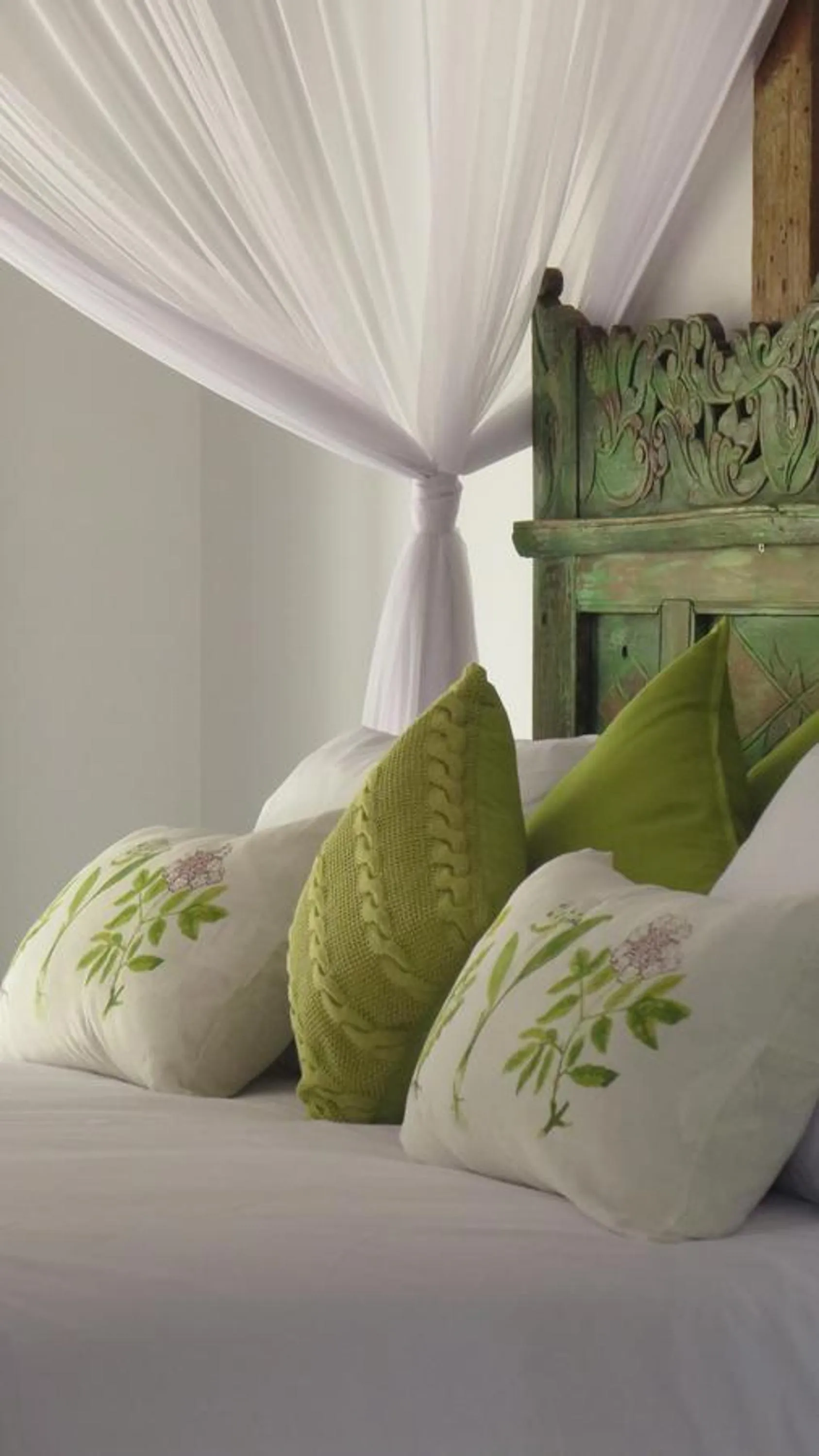 Decorative detail, Bed in Lata Lama