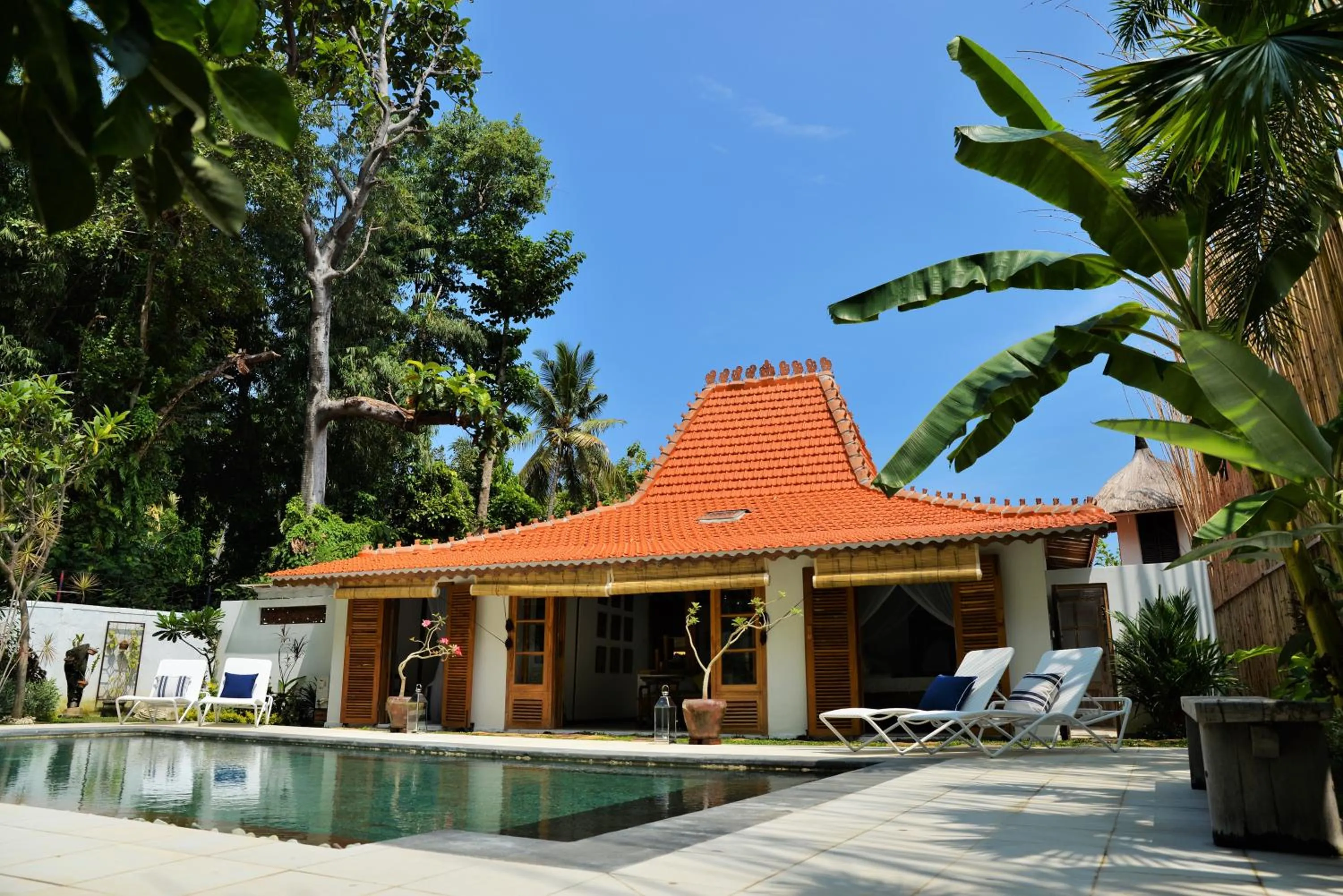 Property building in Lata Lama