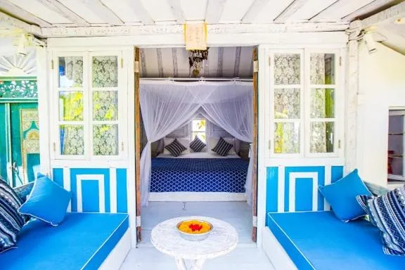 Photo of the whole room in Lata Lama