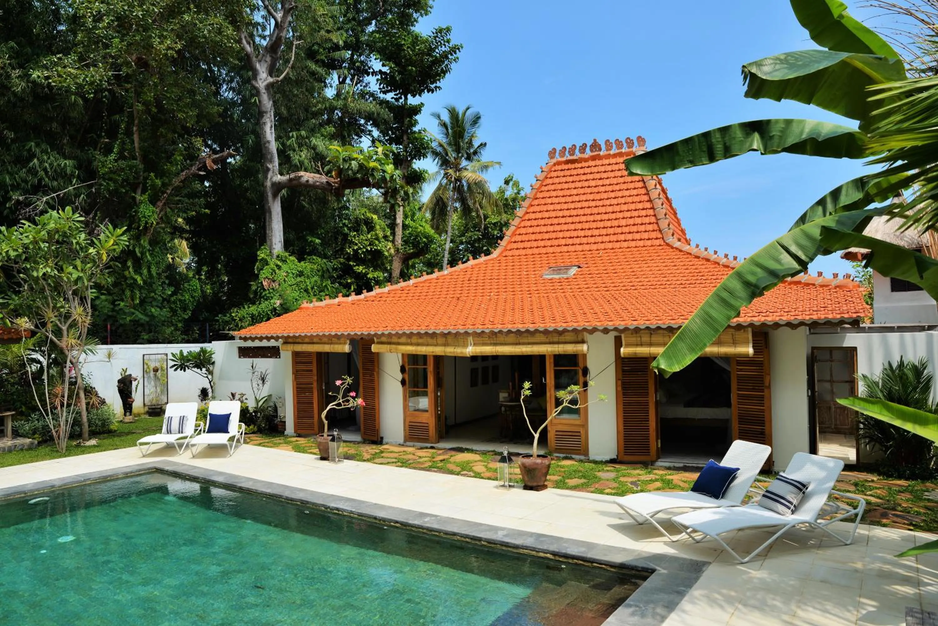 Property building in Lata Lama