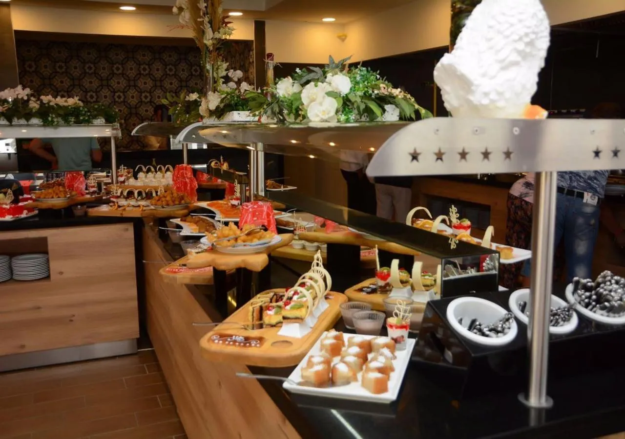 Restaurant/places to eat in Sırma Hotel - All Inclusive