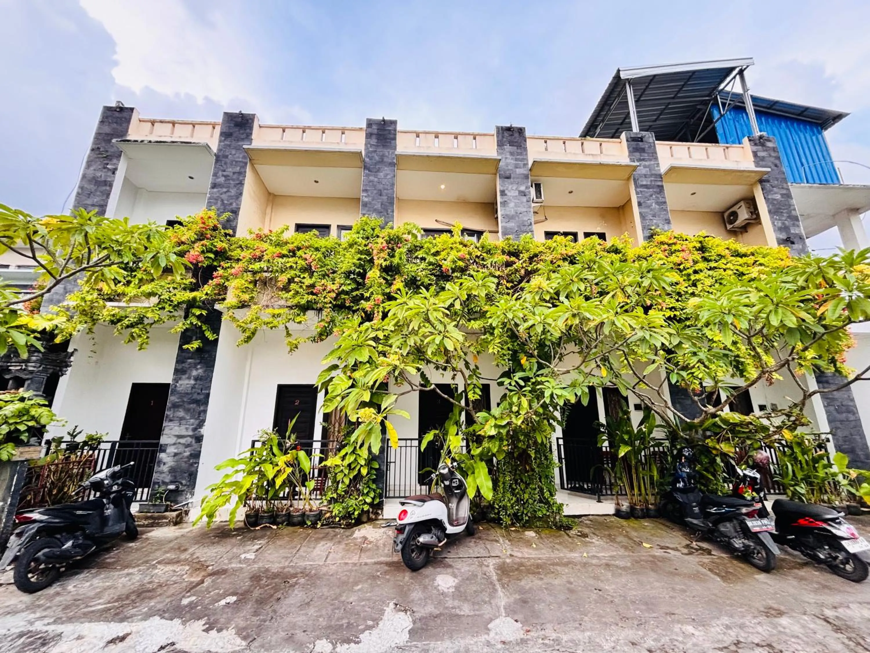 Property building in Akatara Stay