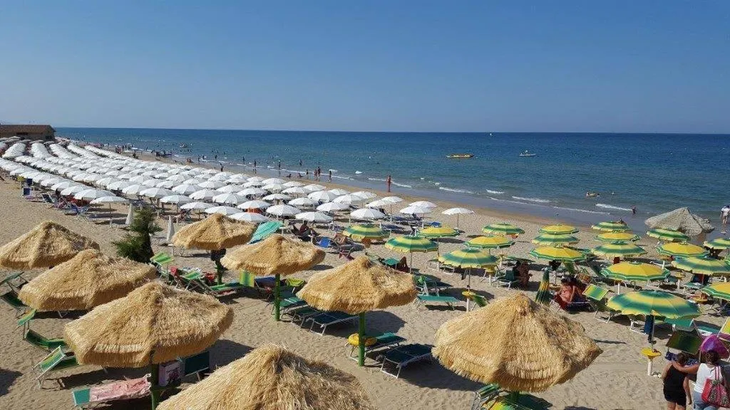 Beach in Residence Leonardo sul mare