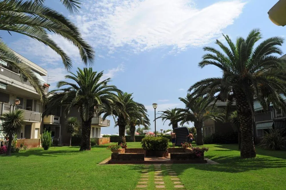 Garden view in Residence Leonardo sul mare