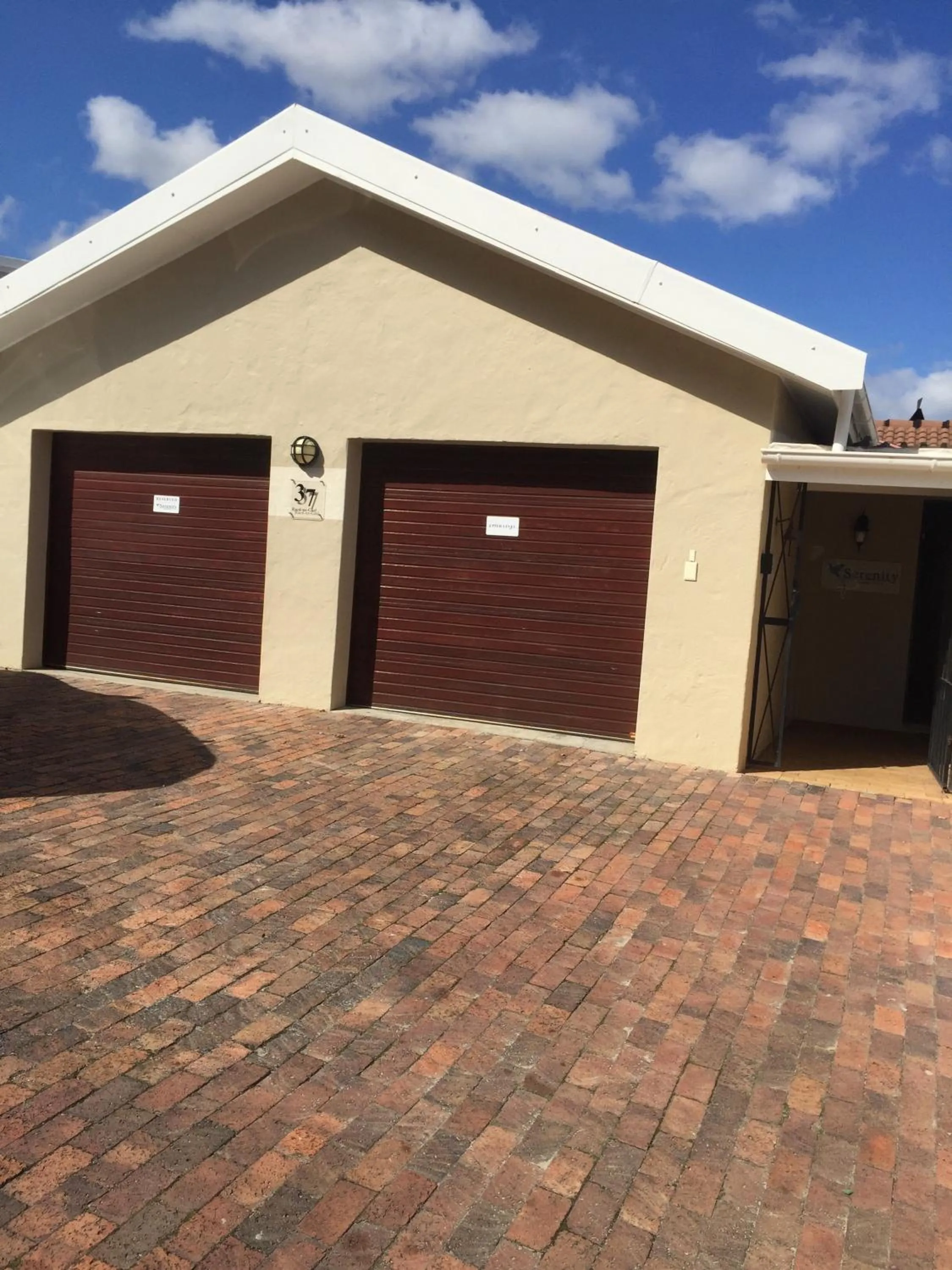 Facade/entrance in Hermanus Heights Villa