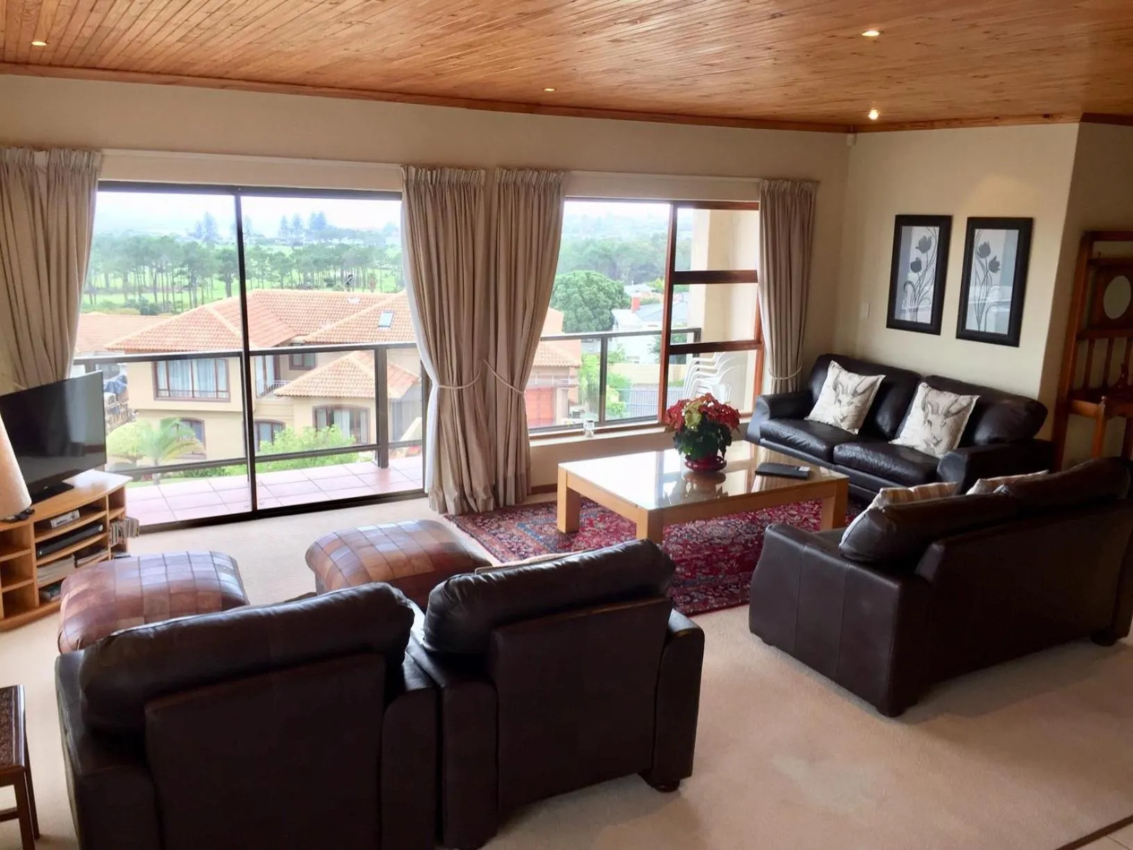 Living room in Hermanus Heights Villa