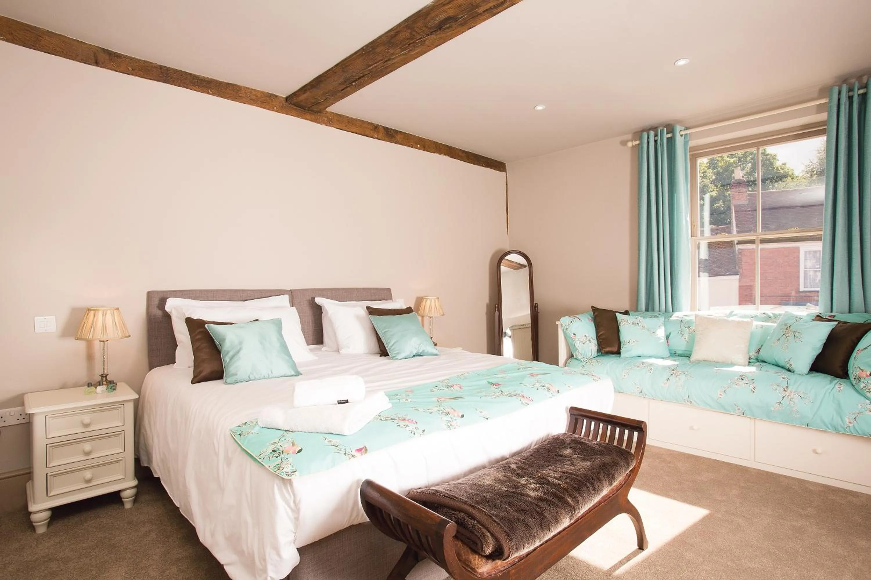 Bedroom, Bed in The Harvard Inn