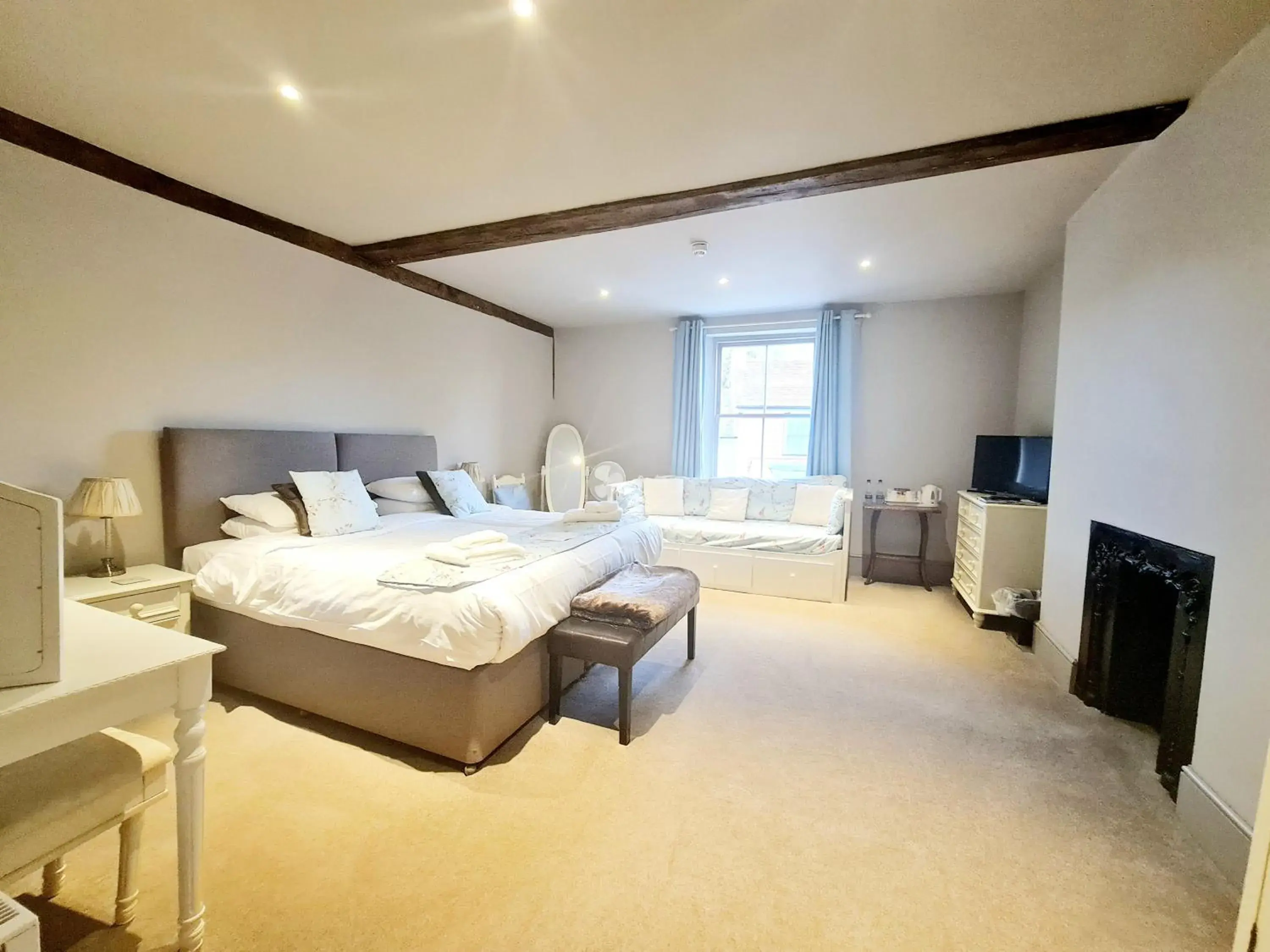 Family, Bed in The Harvard Inn Family, Bed in The Harvard Inn