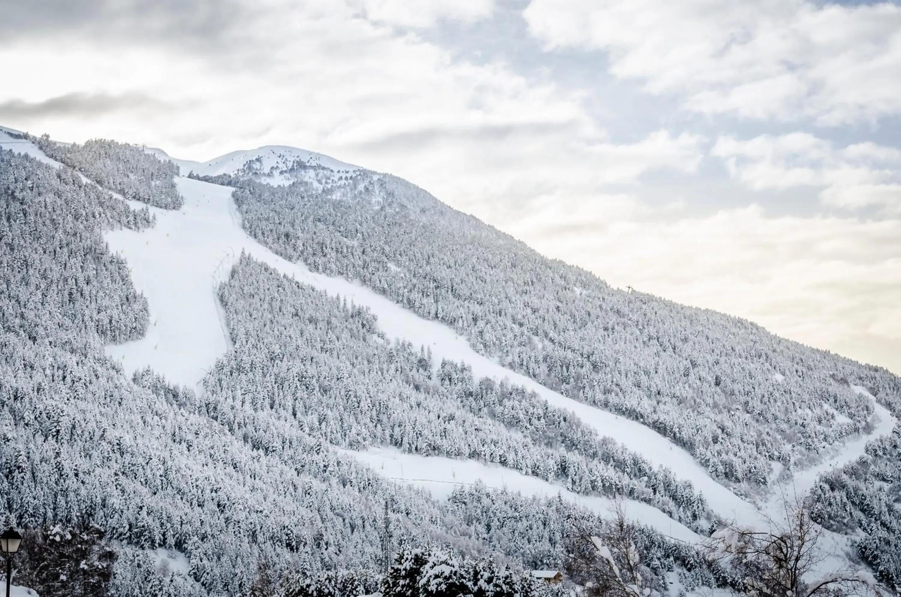 Property building in Apartamentos Prat de les Molleres Property building in Apartamentos Prat de les Molleres