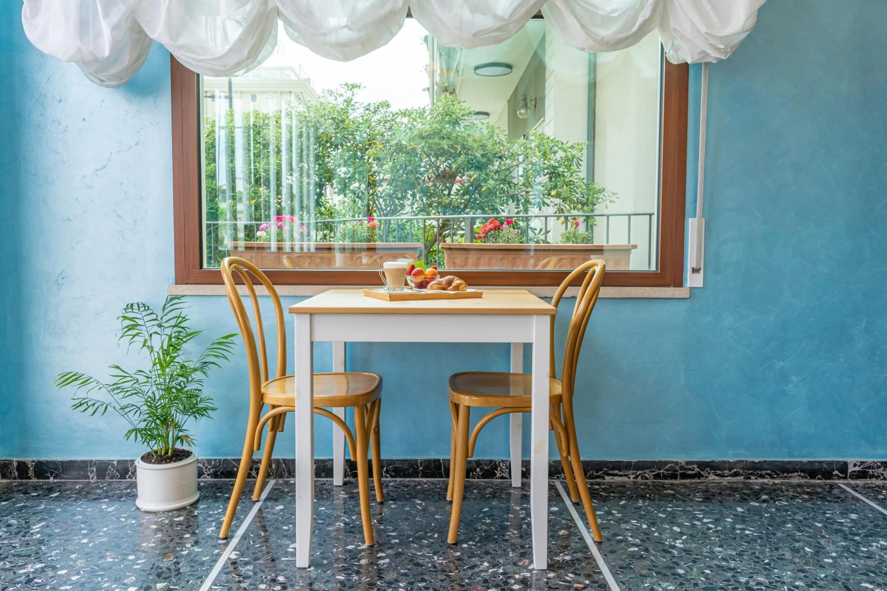 Restaurant/places to eat in Hotel Greta B&B