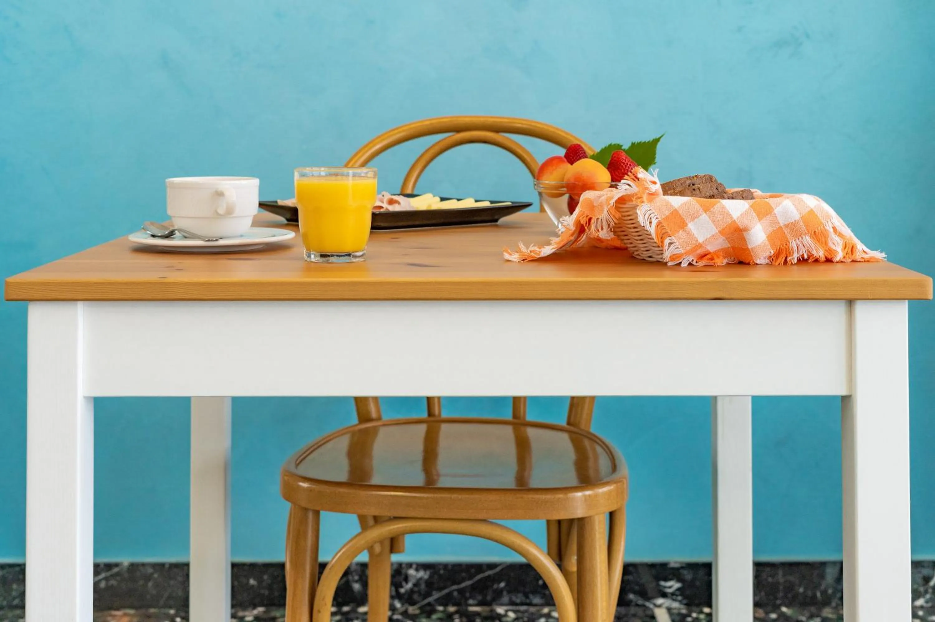 Restaurant/places to eat in Hotel Greta B&B