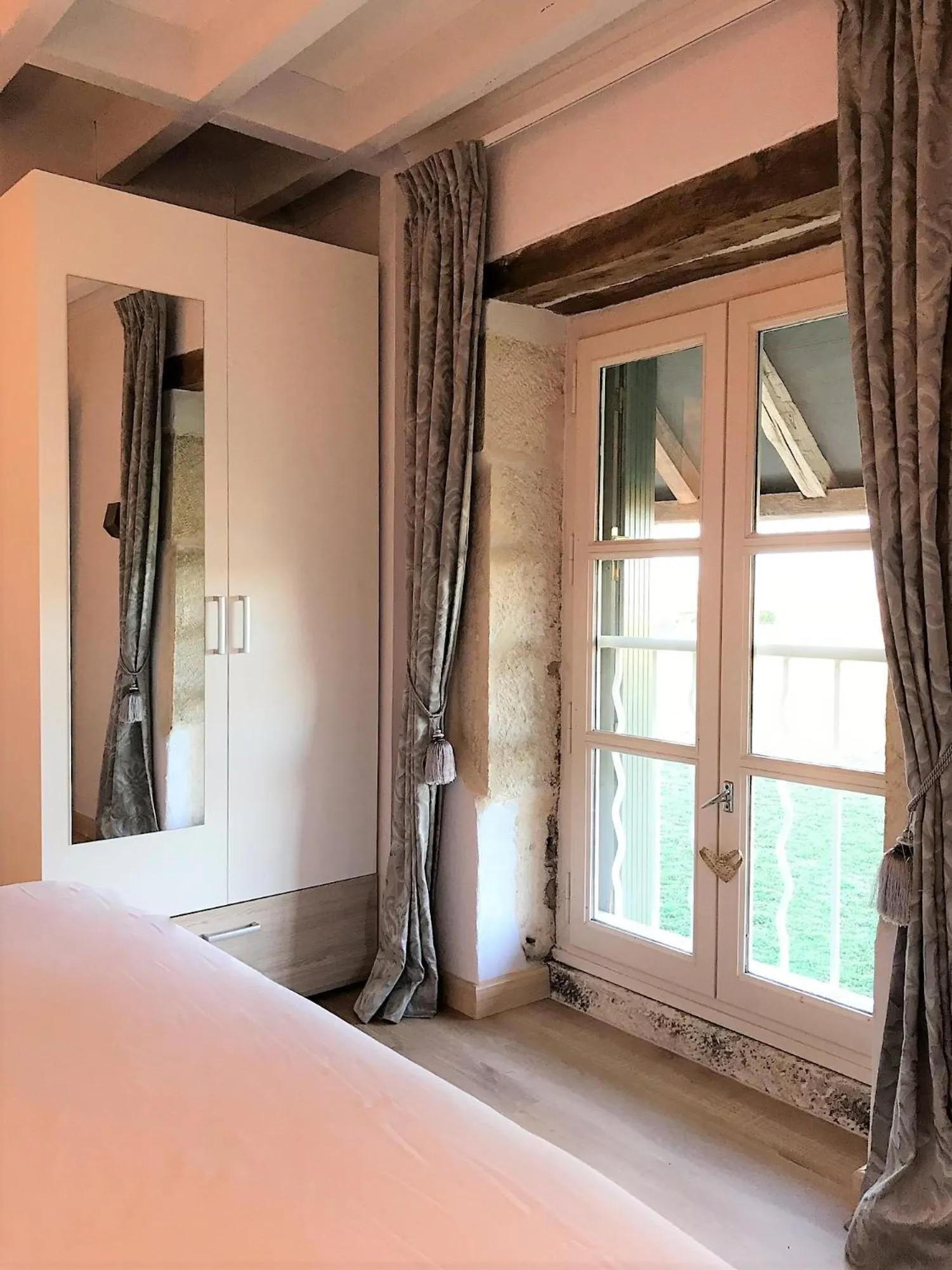 View (from property/room), Bed in Domaine Pont Juillet