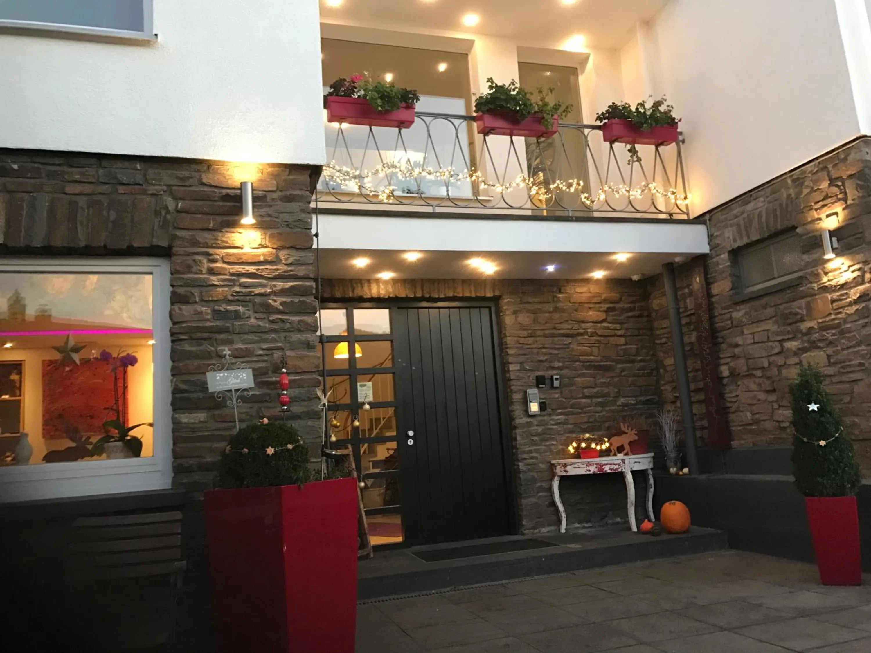 Facade/entrance in Hotel Vintage Am Bundesbank-Bunker