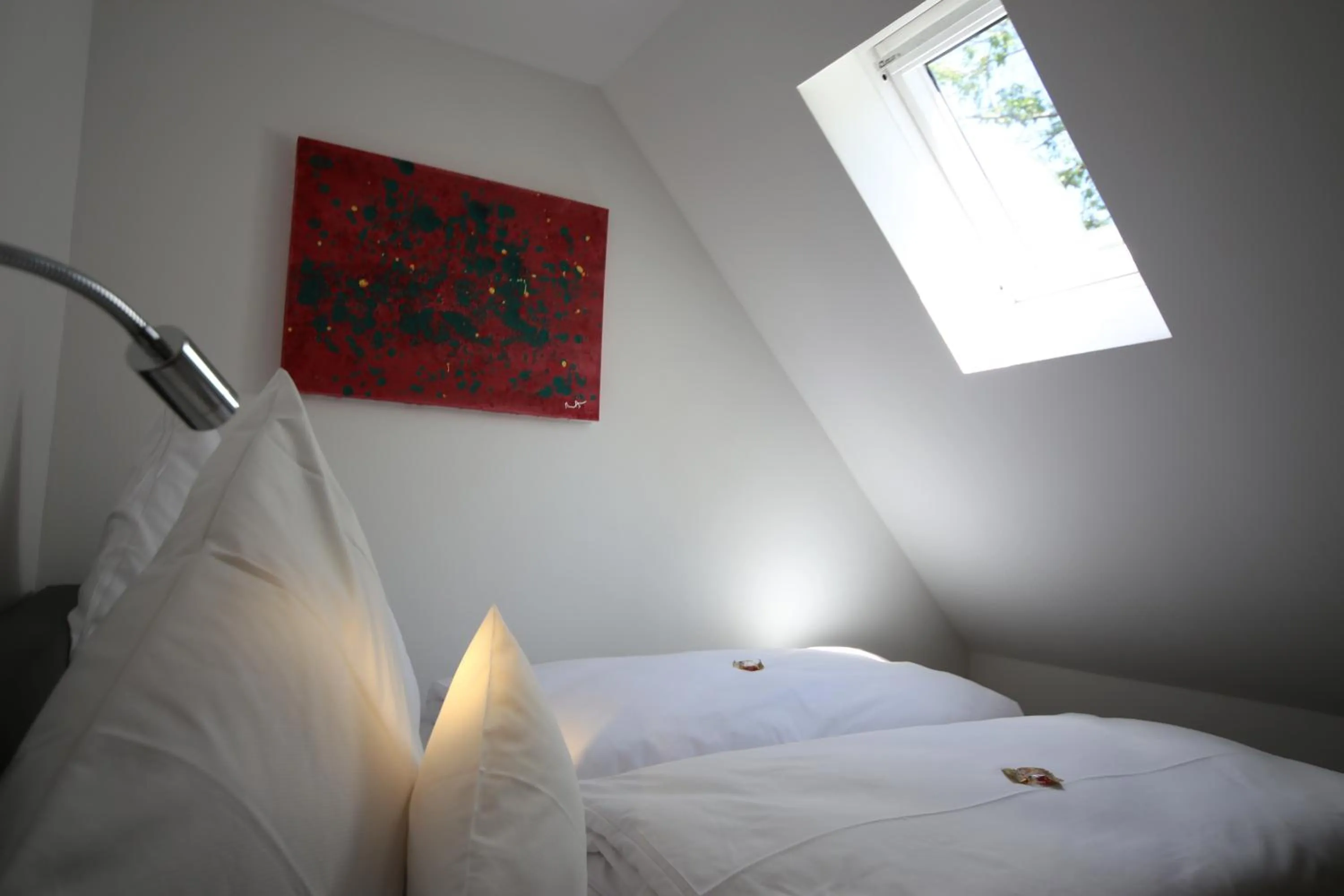 Photo of the whole room, Bed in Hotel Vintage Am Bundesbank-Bunker