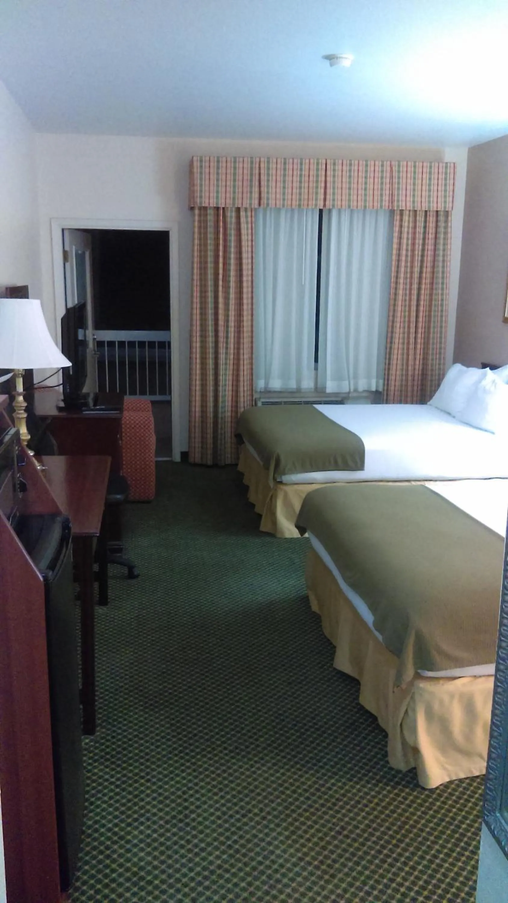 Bed in Country Inn & Suites by Radisson, Fort Worth West l-30 NAS JRB