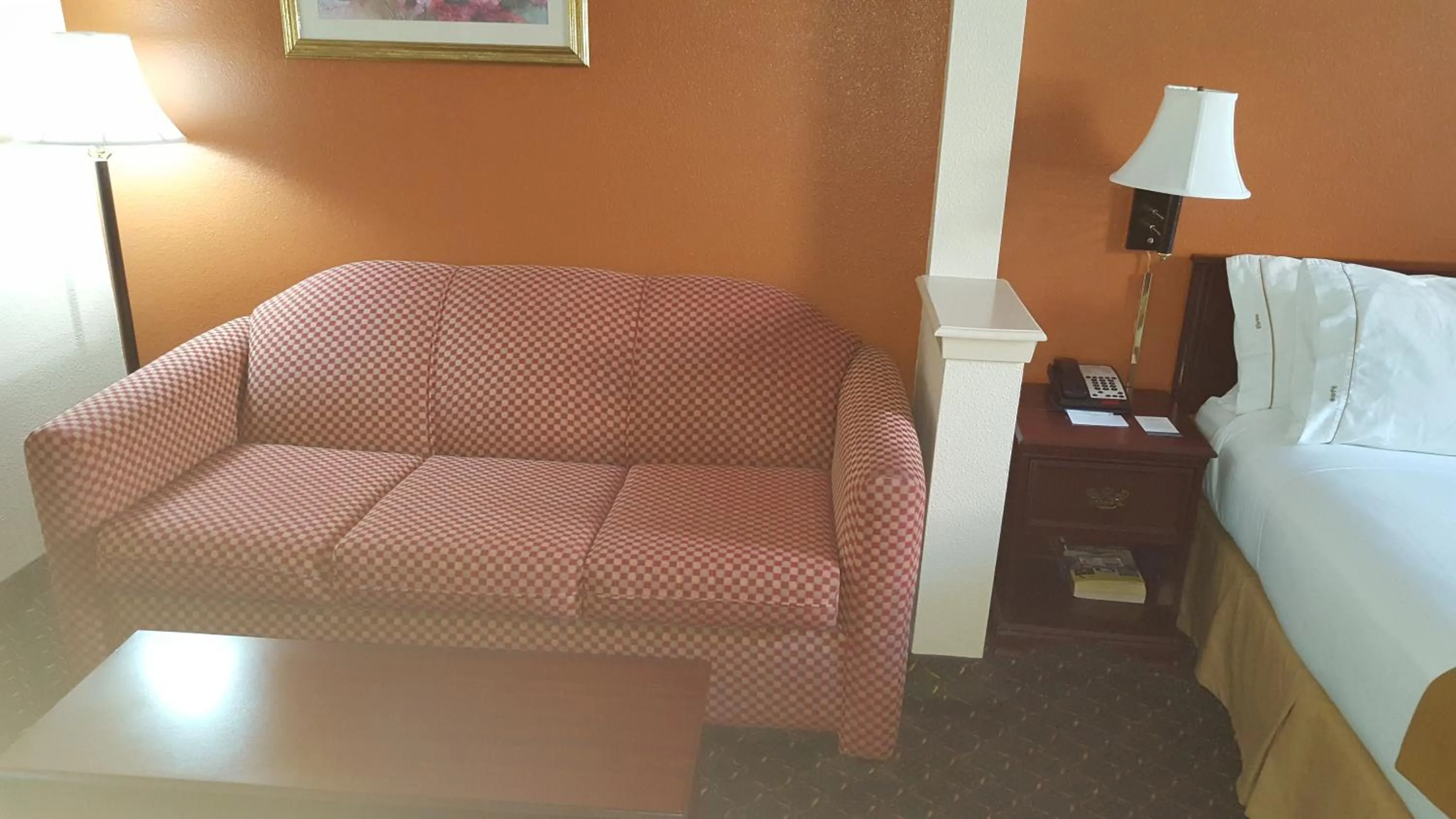 Bed in Country Inn & Suites by Radisson, Fort Worth West l-30 NAS JRB