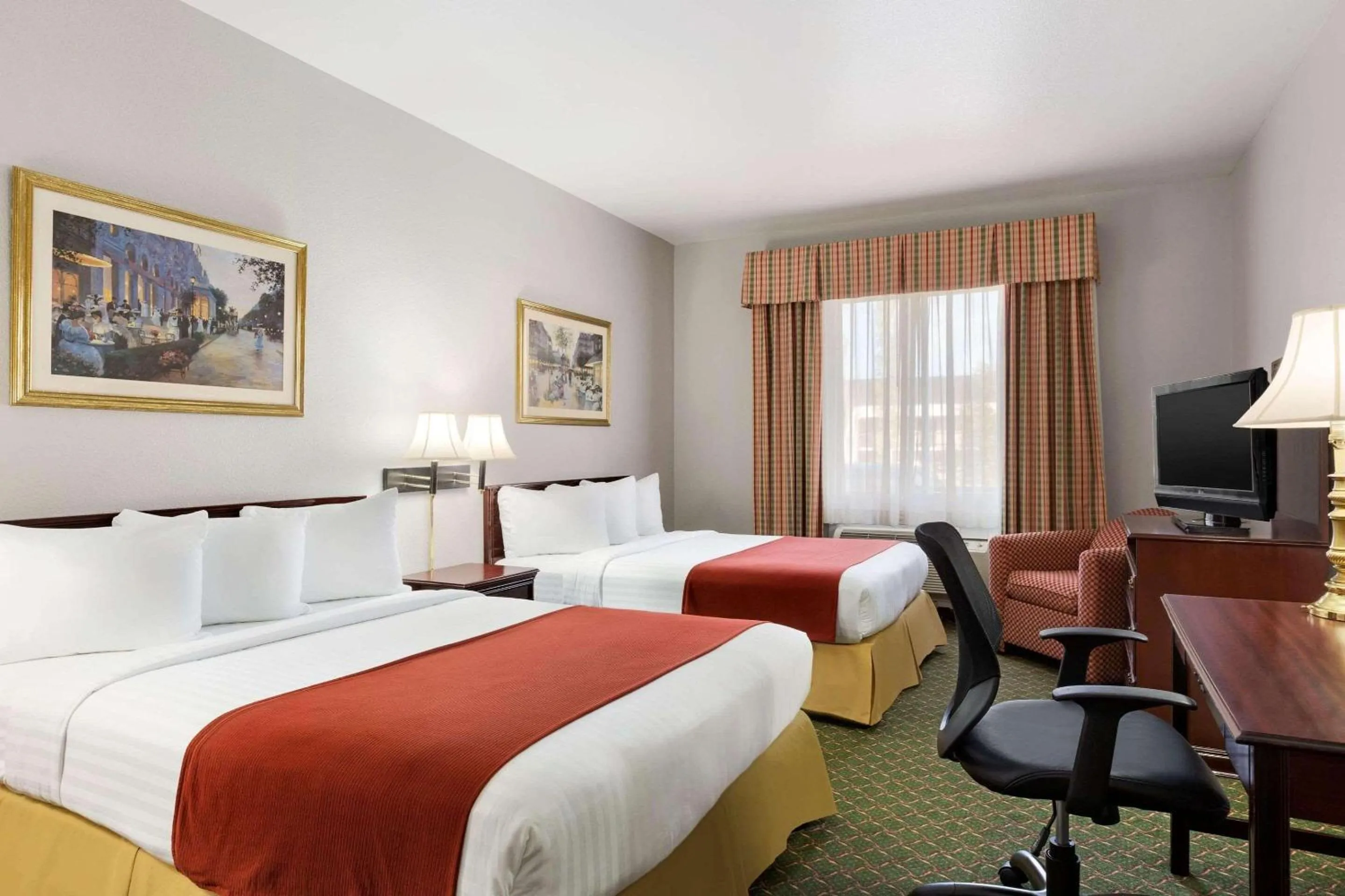 Bed in Country Inn & Suites by Radisson, Fort Worth West l-30 NAS JRB