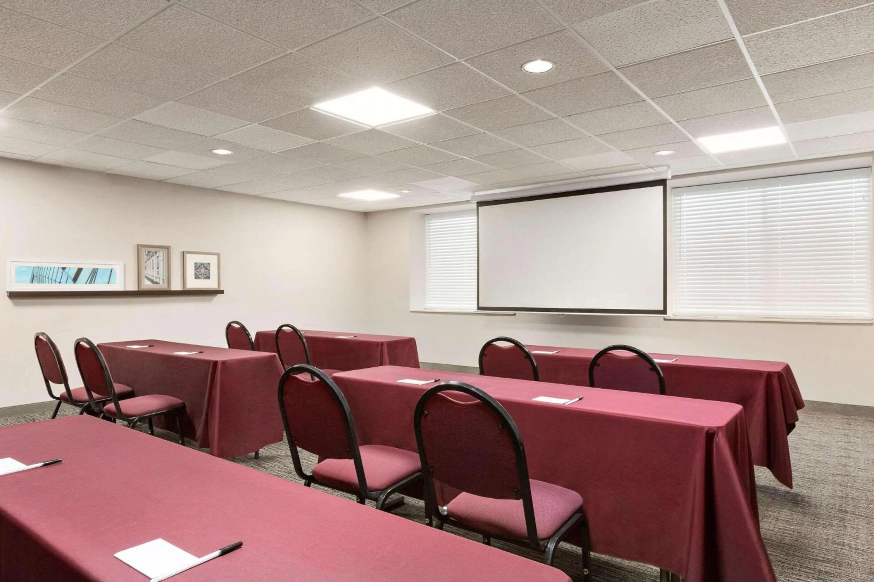 Meeting/conference room in Country Inn & Suites by Radisson, Fort Worth West l-30 NAS JRB