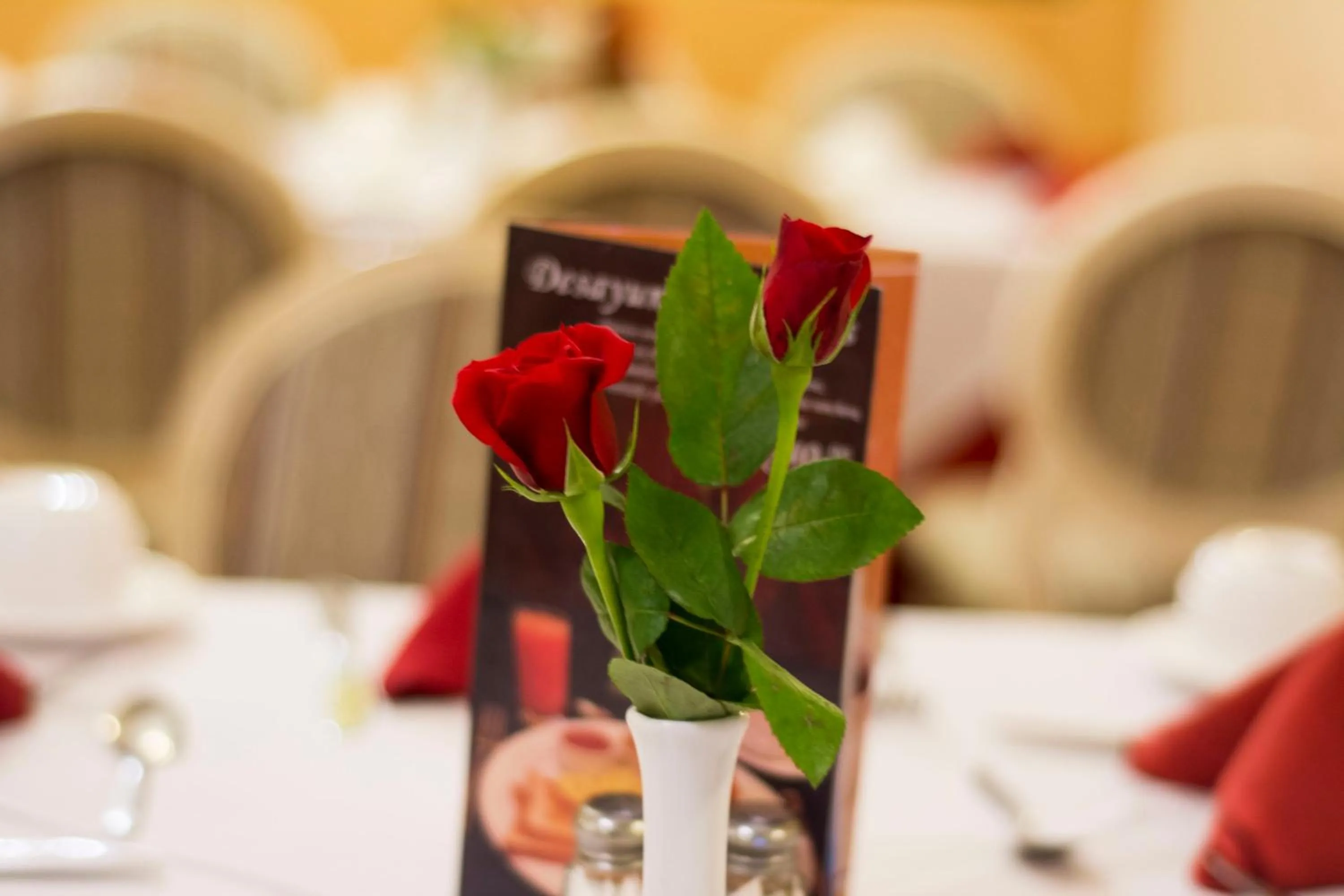 Restaurant/places to eat in Hotel Royal Palace