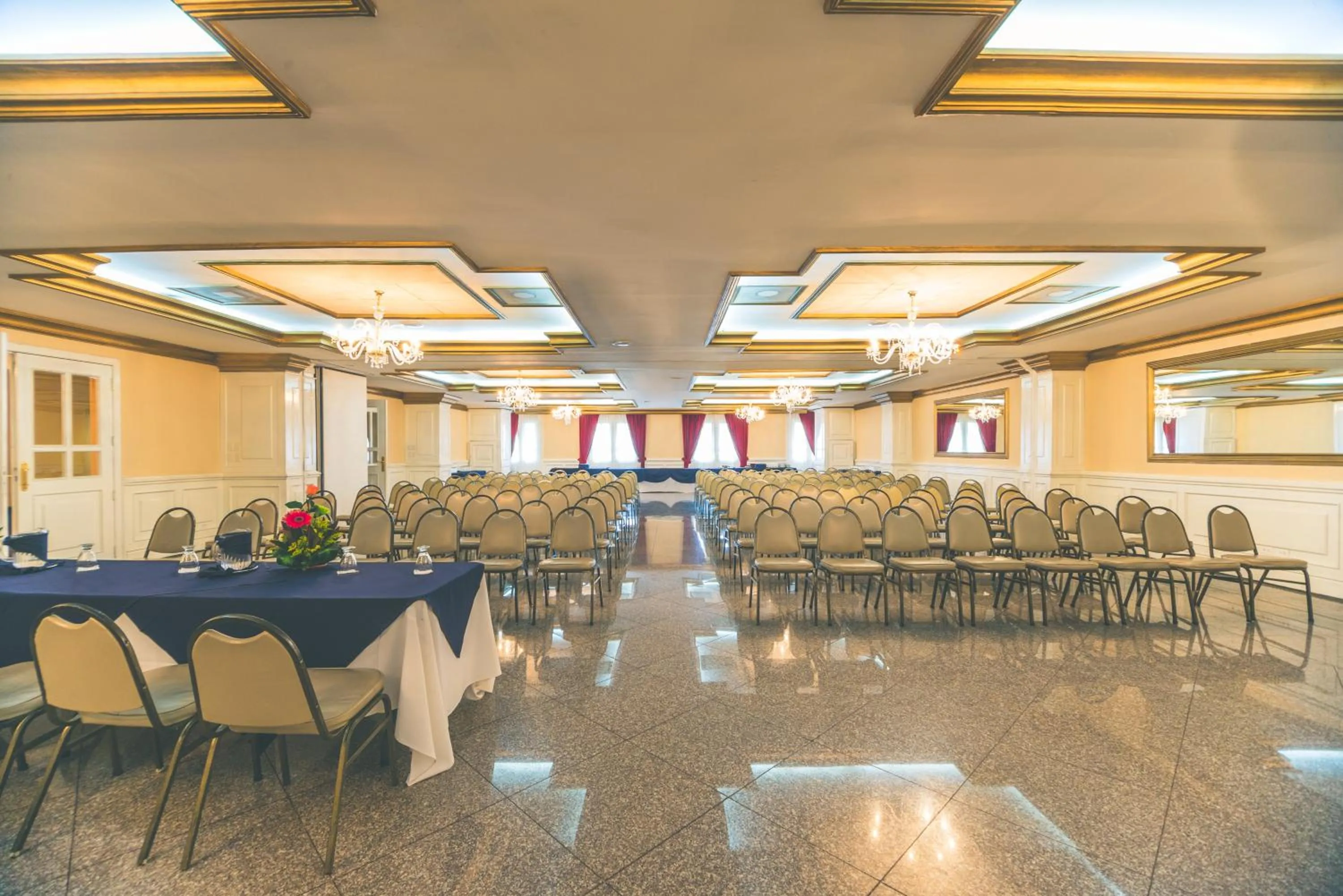 Lounge or bar in Hotel Royal Palace