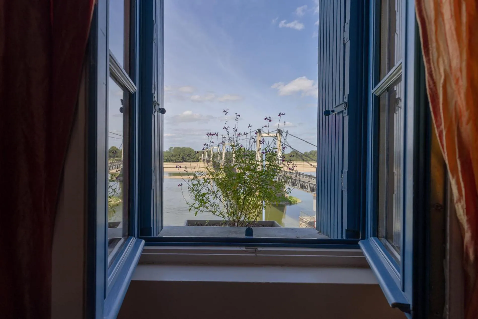 Deluxe Double or Twin Room with River View in Auberge de la Loire