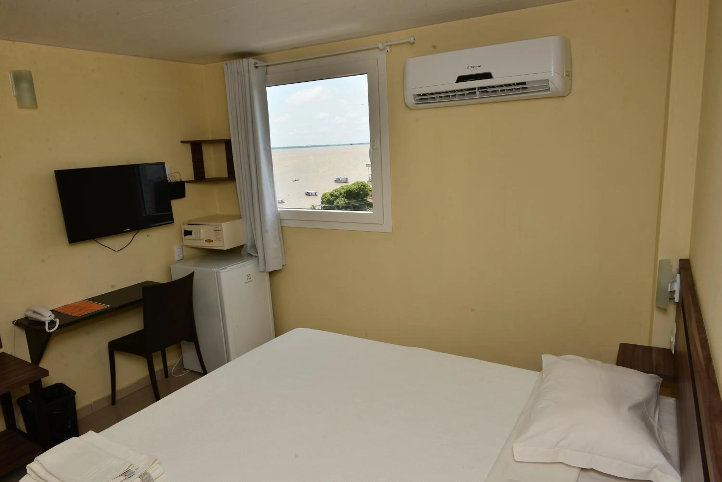 Photo of the whole room, Bed in Hotel Sandis Mirante