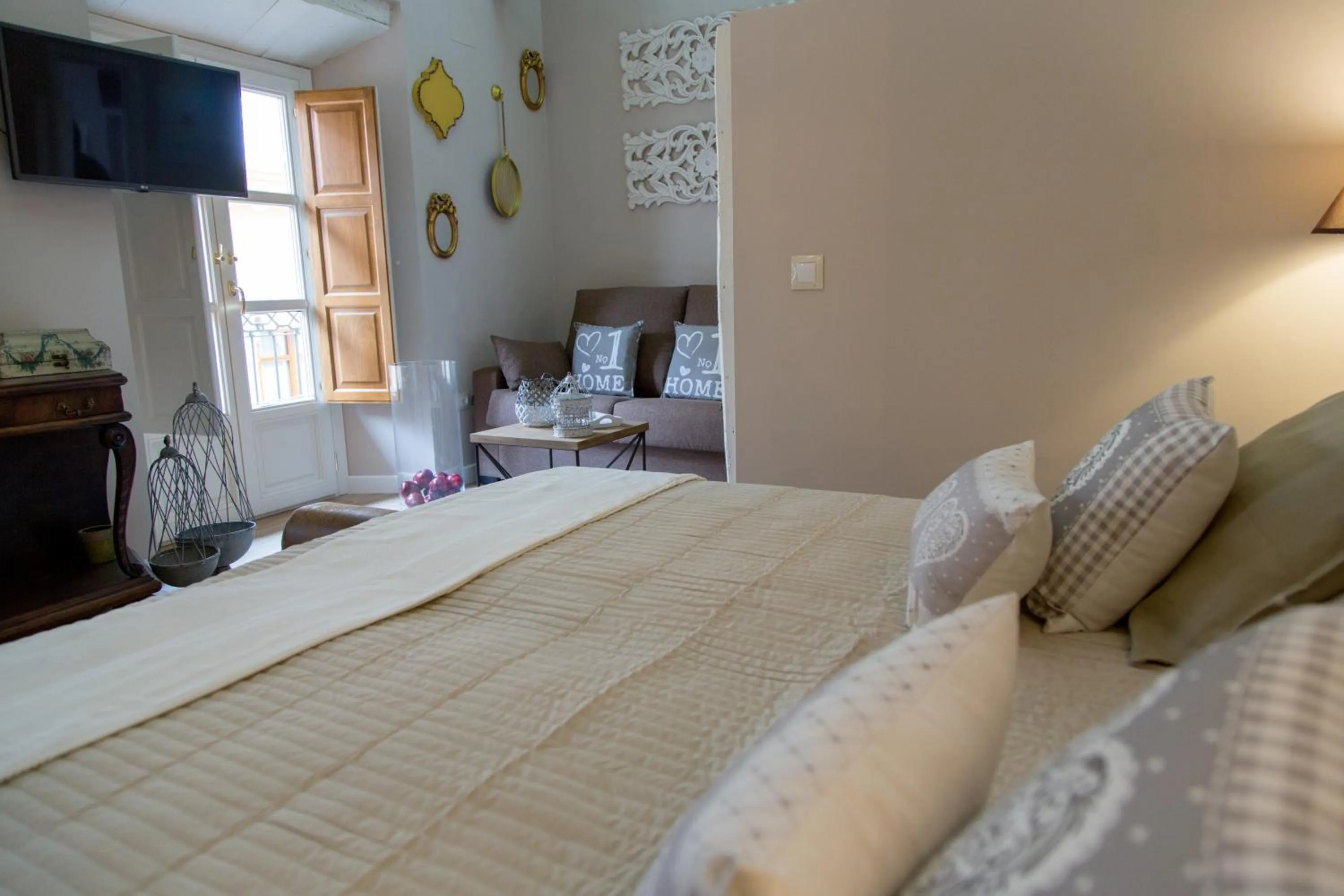 Living room, Bed in Palacio Almagra