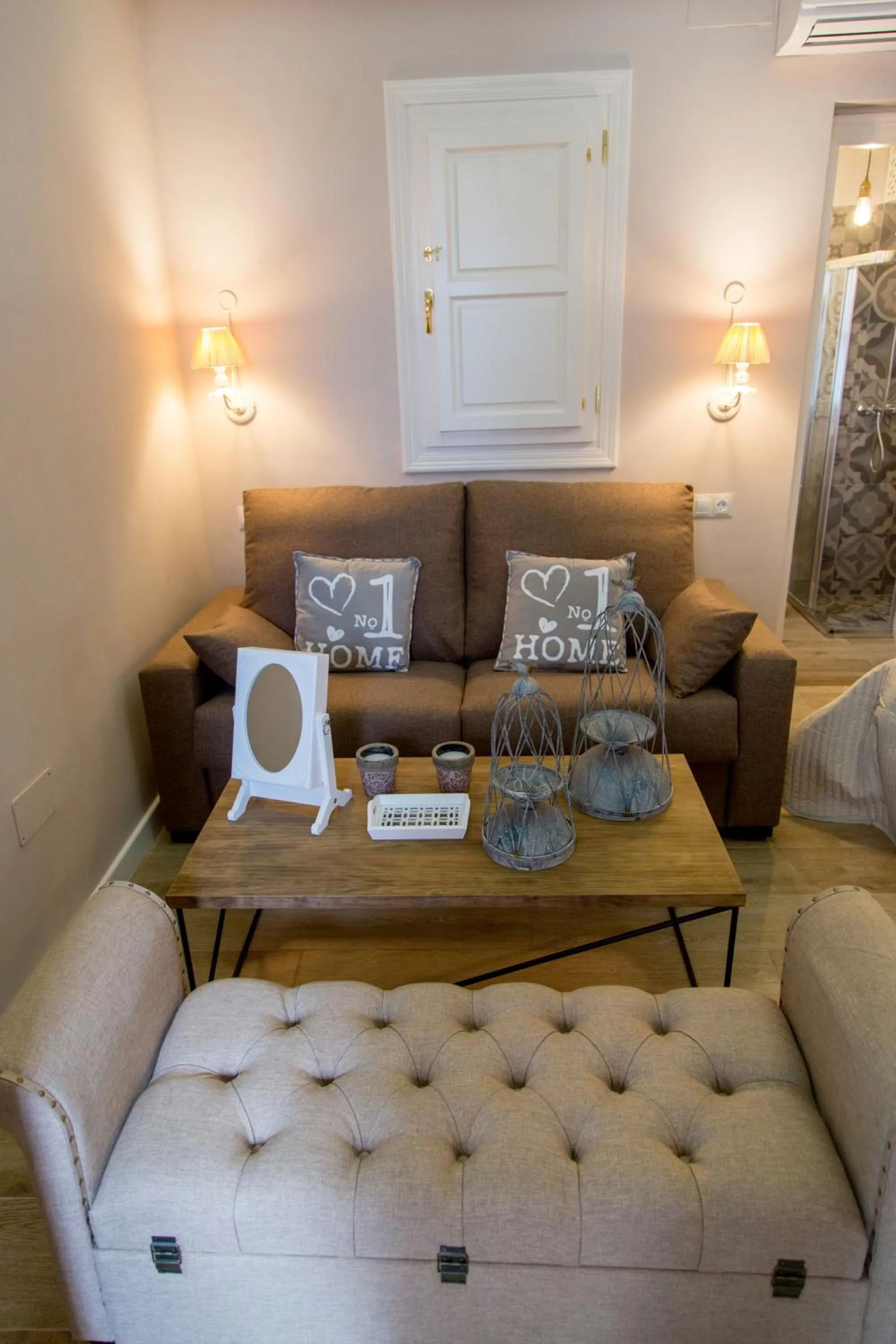 Seating area in Palacio Almagra