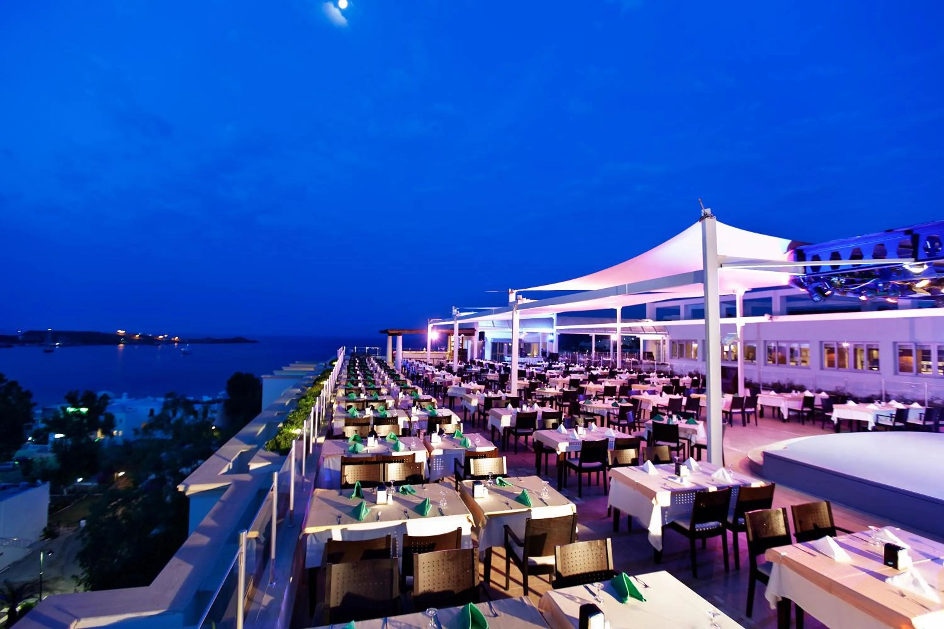 Restaurant/places to eat in Royal Asarlik Beach Hotel