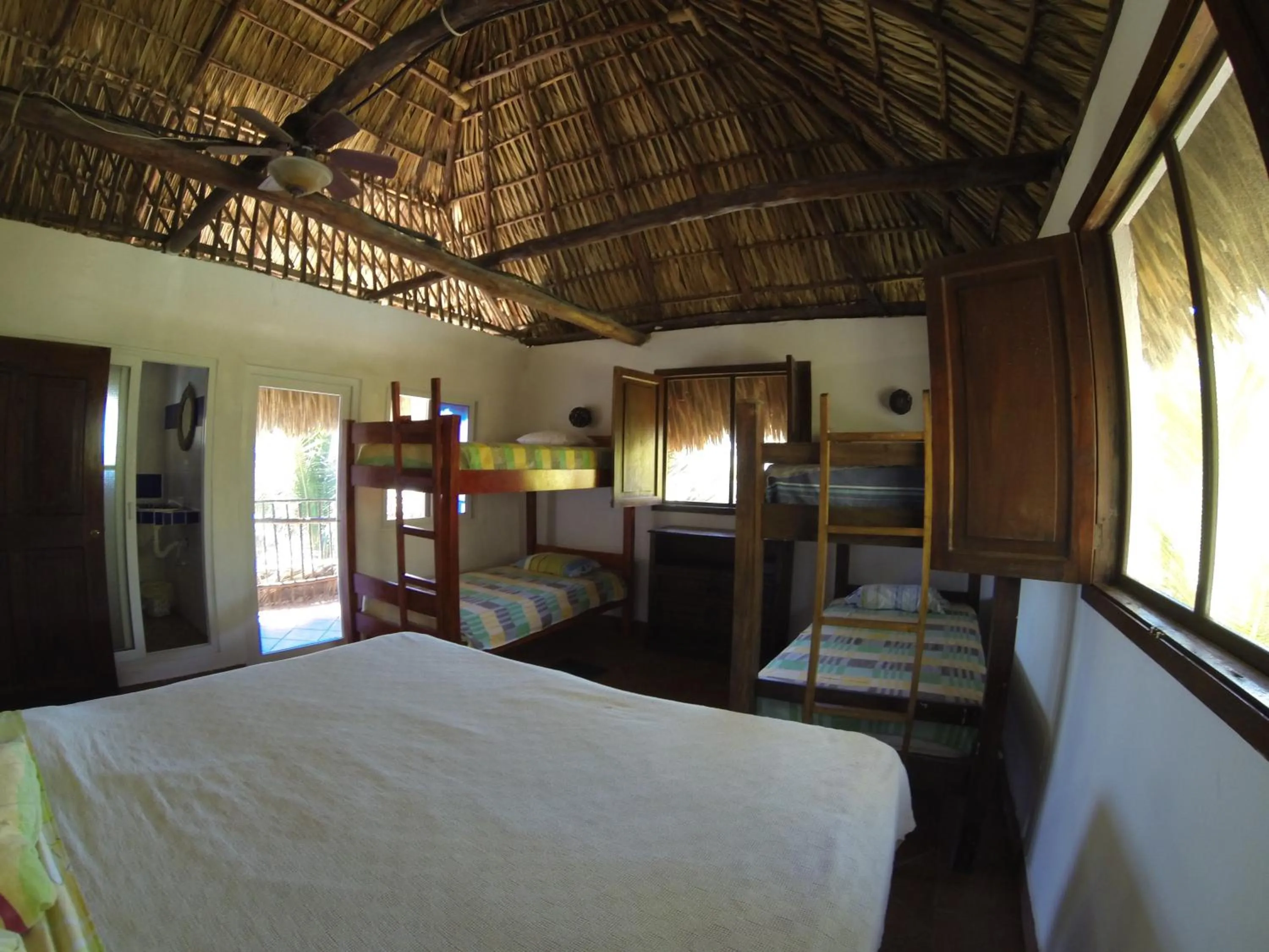 Photo of the whole room, Bed in Marbella Eco Lodge