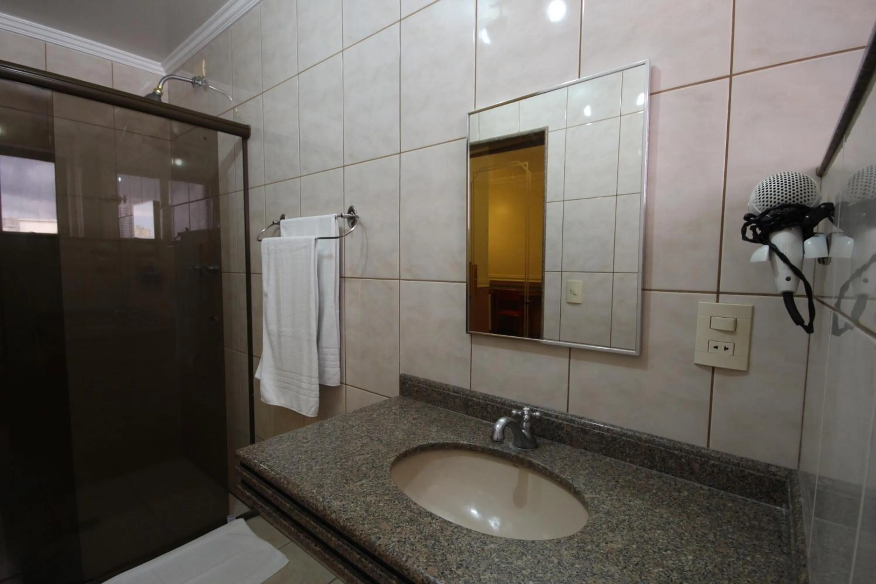 Shower in Hotel Diamante