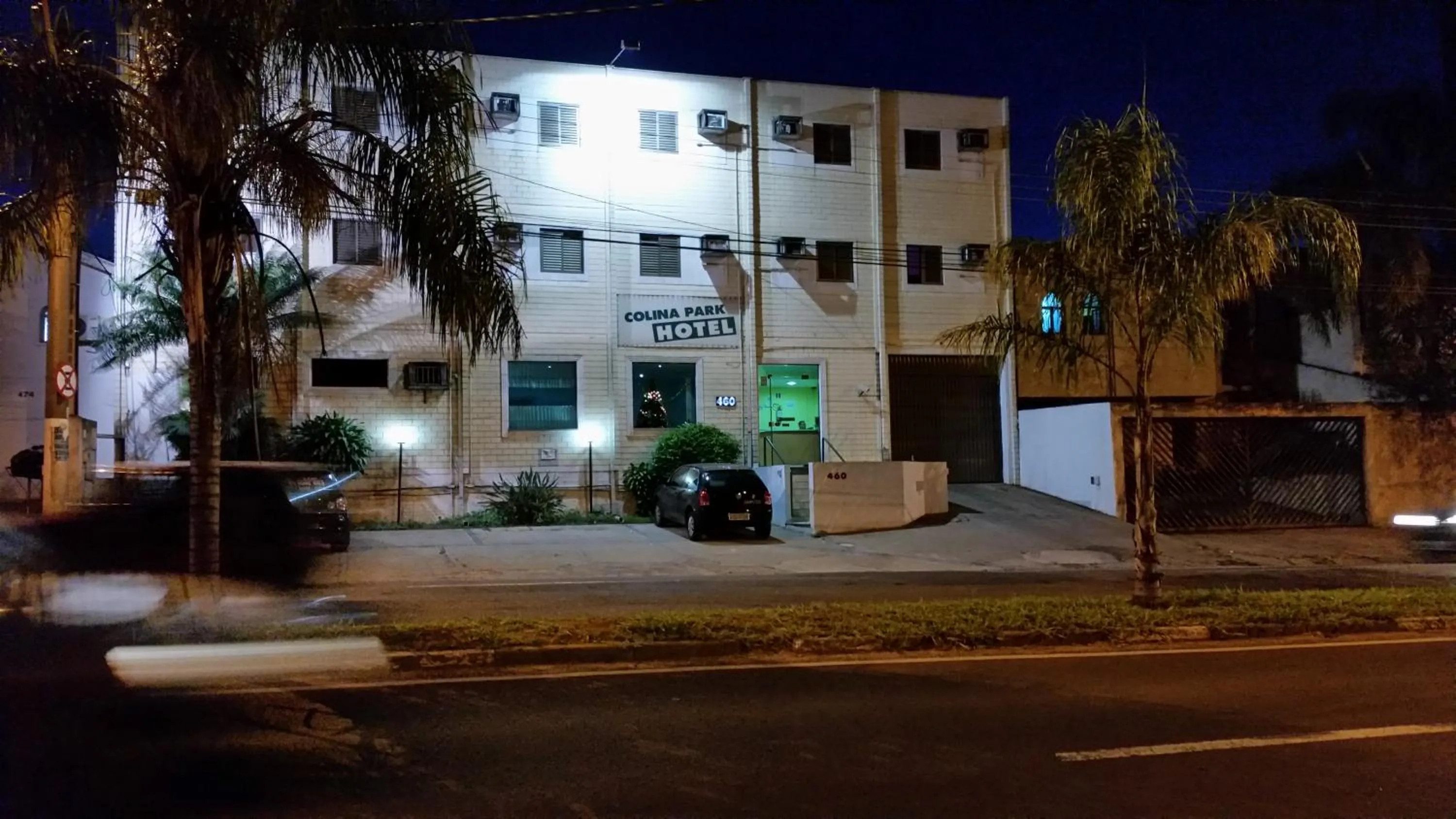 Property building in Colina Park Hotel