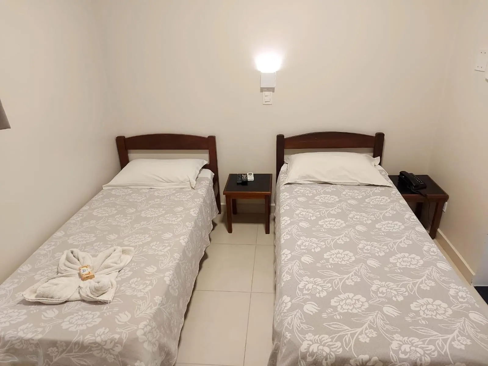 Bed in Colina Park Hotel