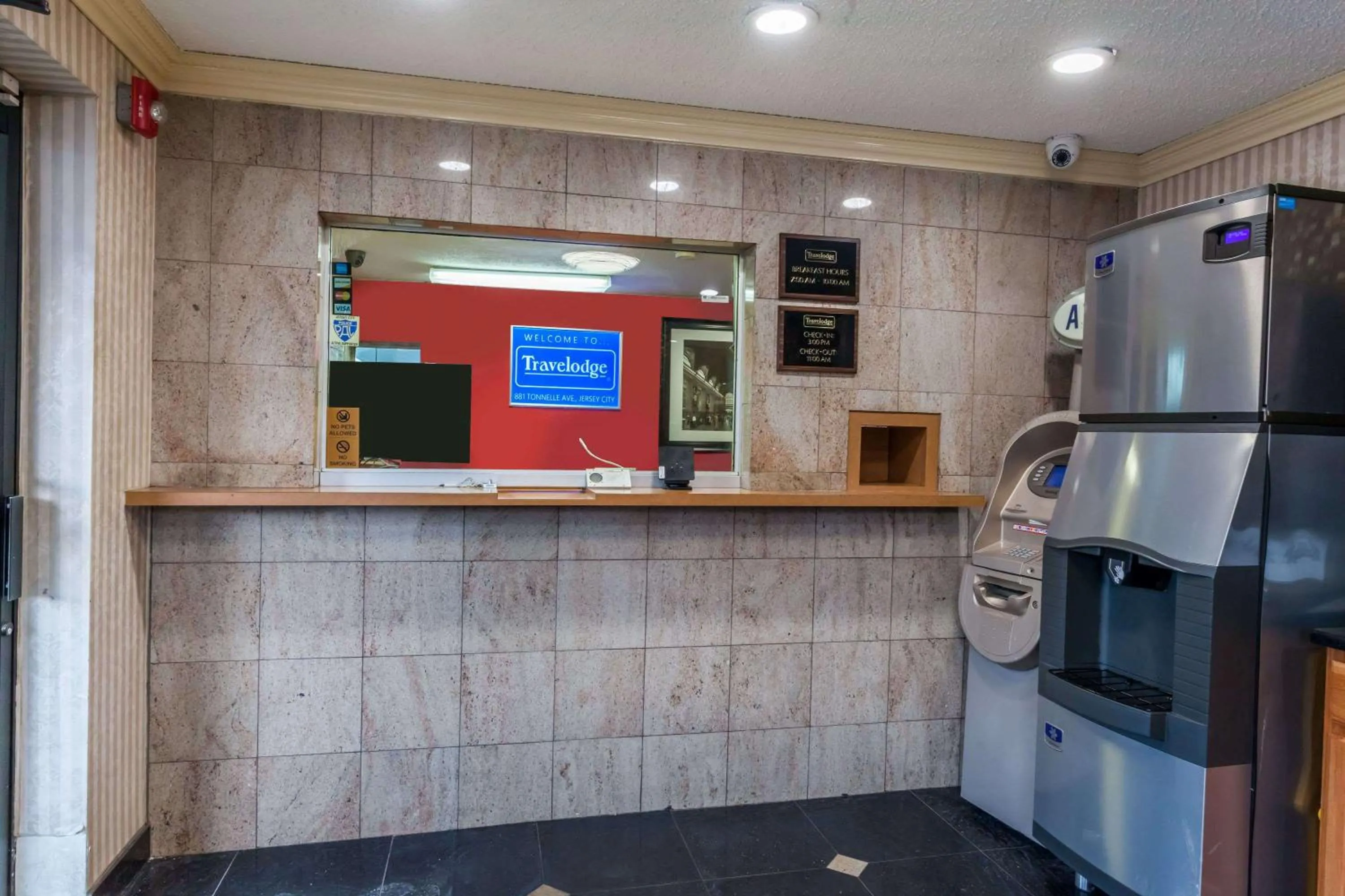 Lobby or reception in Travelodge by Wyndham Jersey City