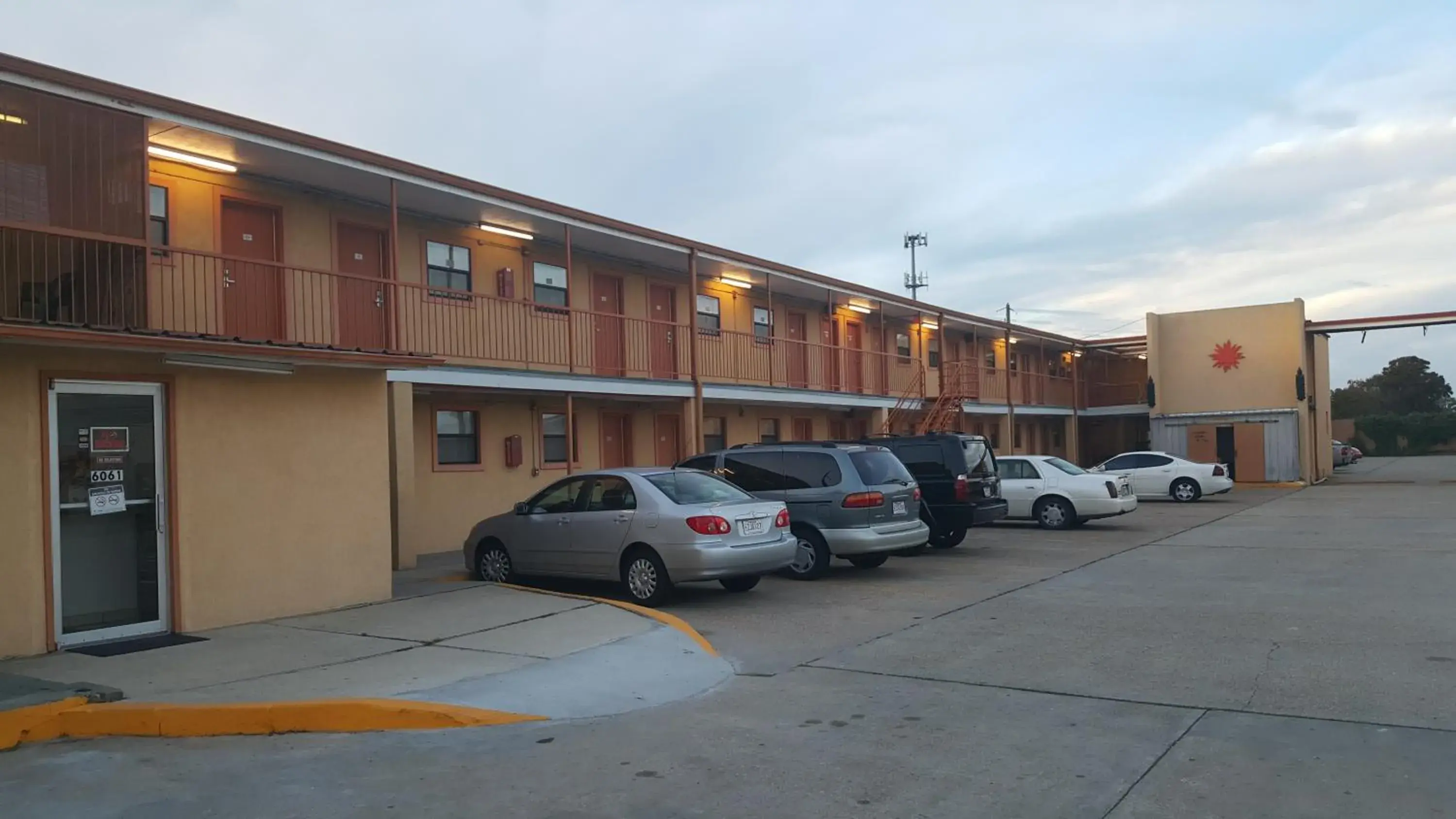 Facade/entrance, Property Building in Monte Carlo Motel