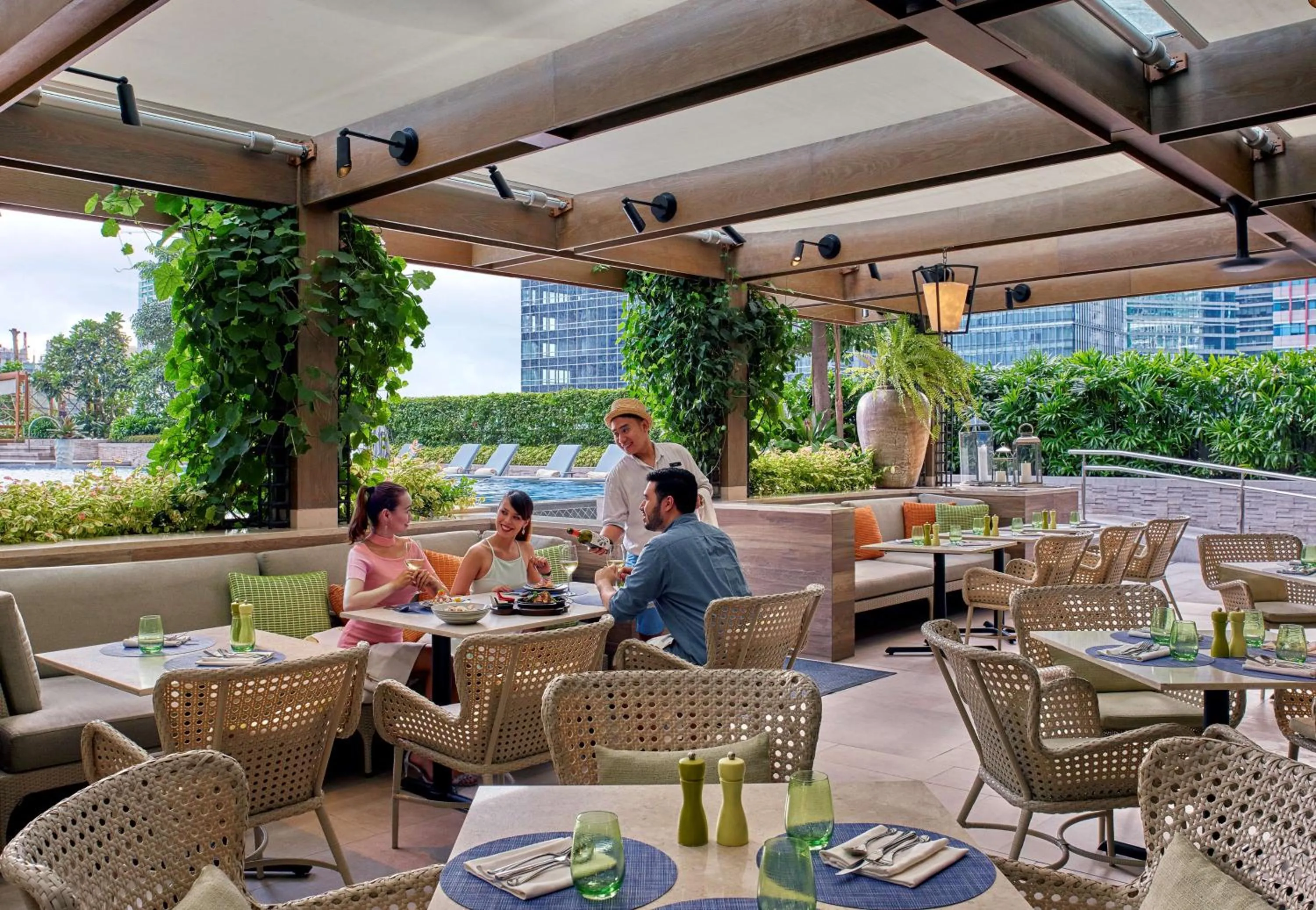 Restaurant/places to eat in Shangri-La The Fort, Manila