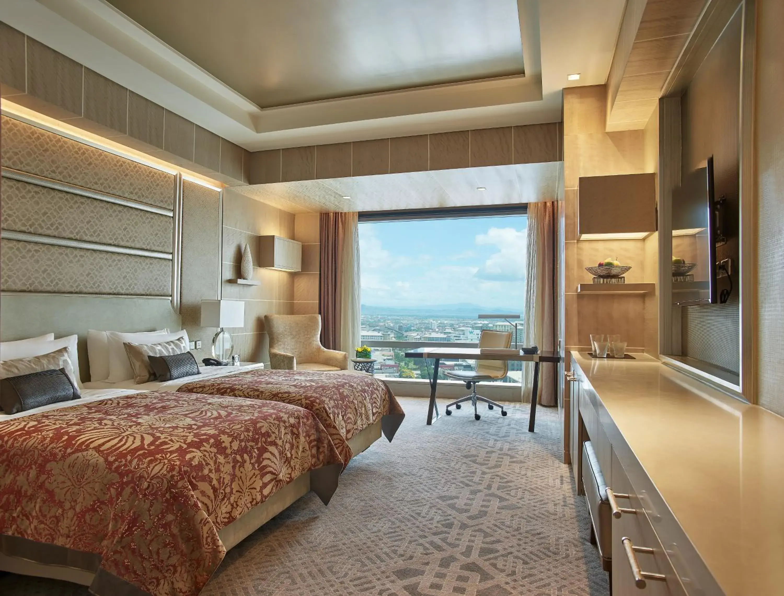 Photo of the whole room, Bed in Shangri-La The Fort, Manila Photo of the whole room, Bed in Shangri-La The Fort, Manila