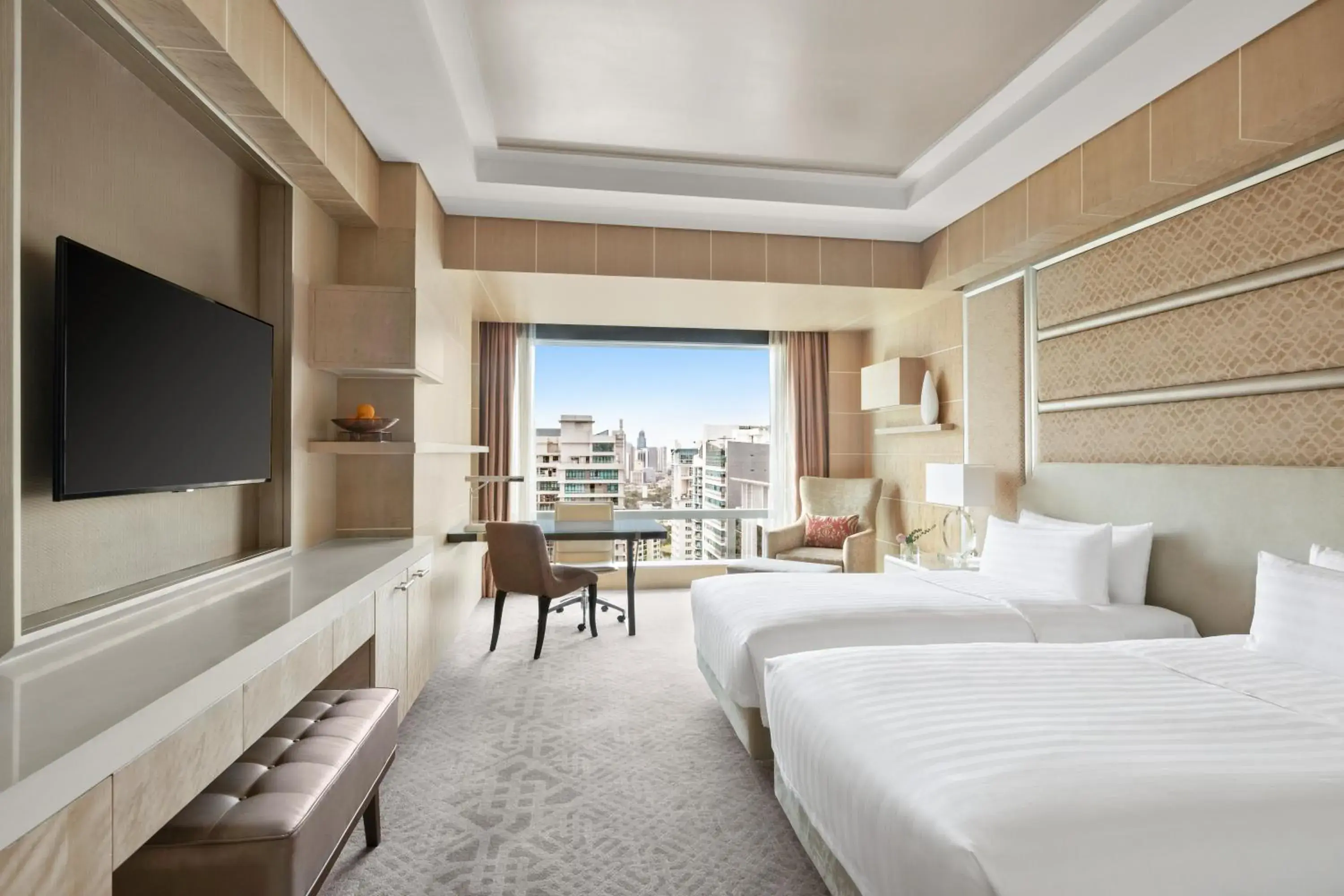 Photo of the whole room, Bed in Shangri-La The Fort, Manila Photo of the whole room, Bed in Shangri-La The Fort, Manila