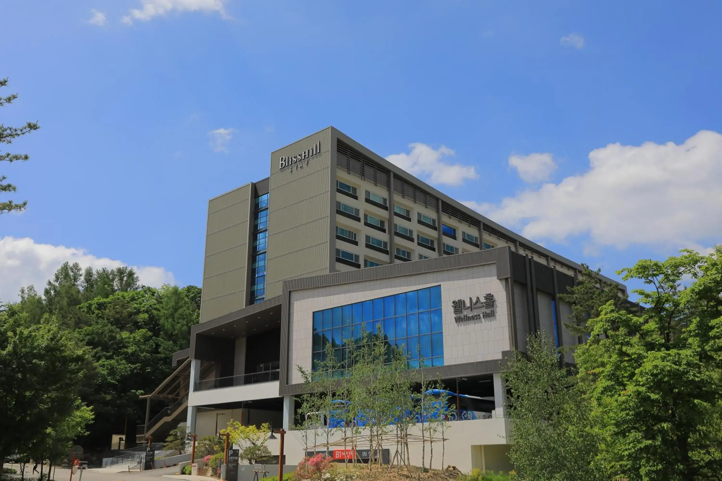 Property building in Mona Yongpyong Property building in Mona Yongpyong