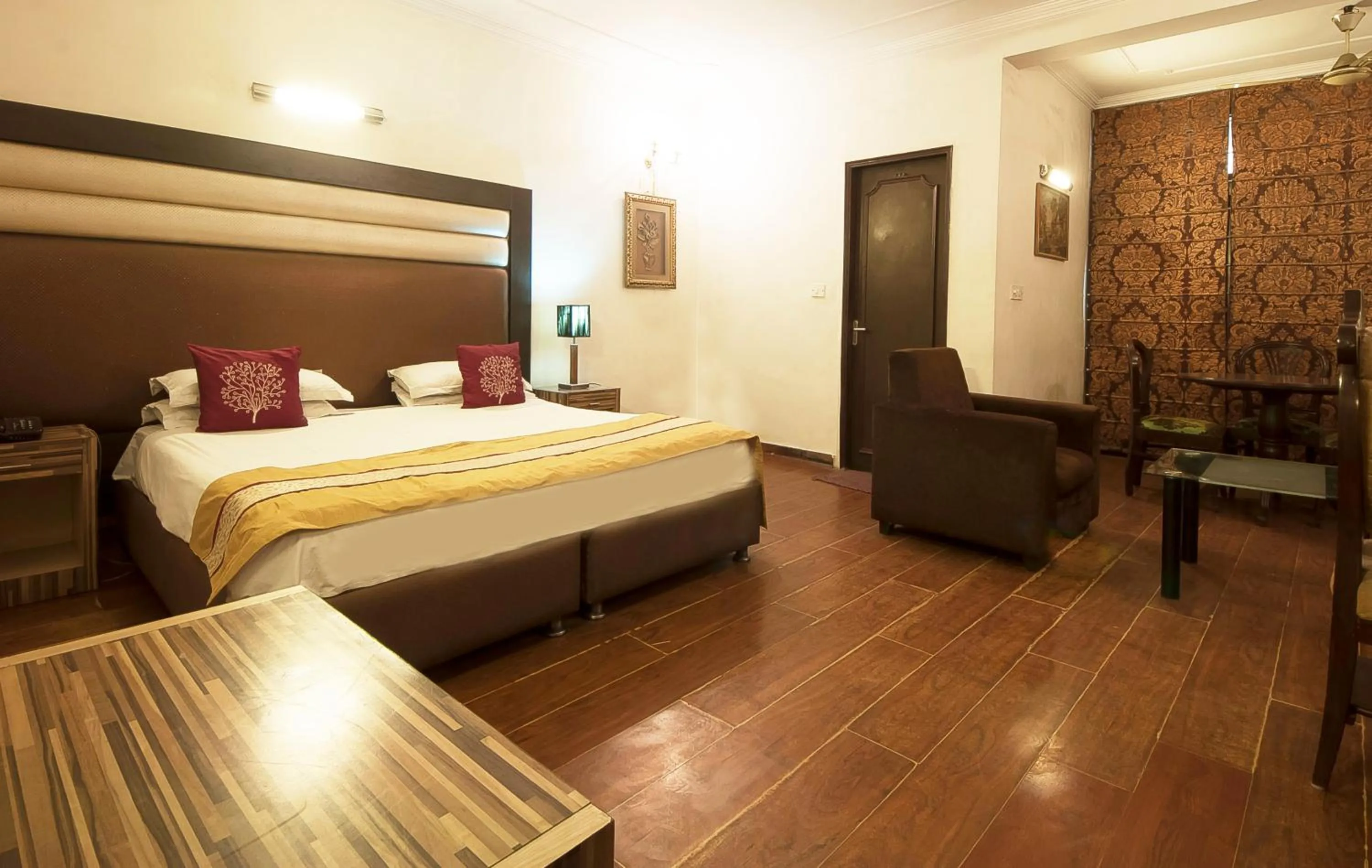 Bed in Golden Leaf Hotel